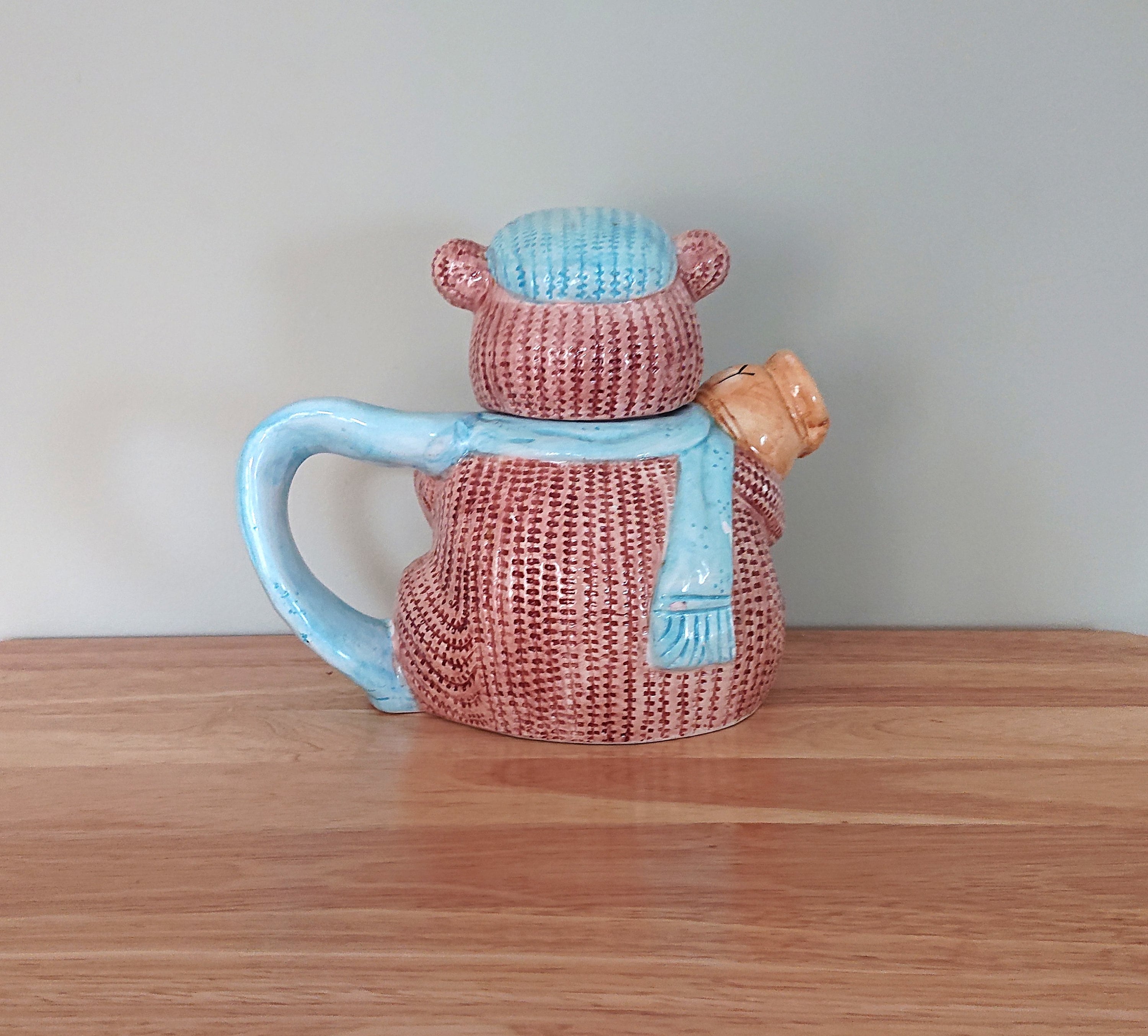 Vintage Teapot Novelty Honey Bear Ornamental Teapot Decorative Ceramic Teapot Gift Idea Kitsch