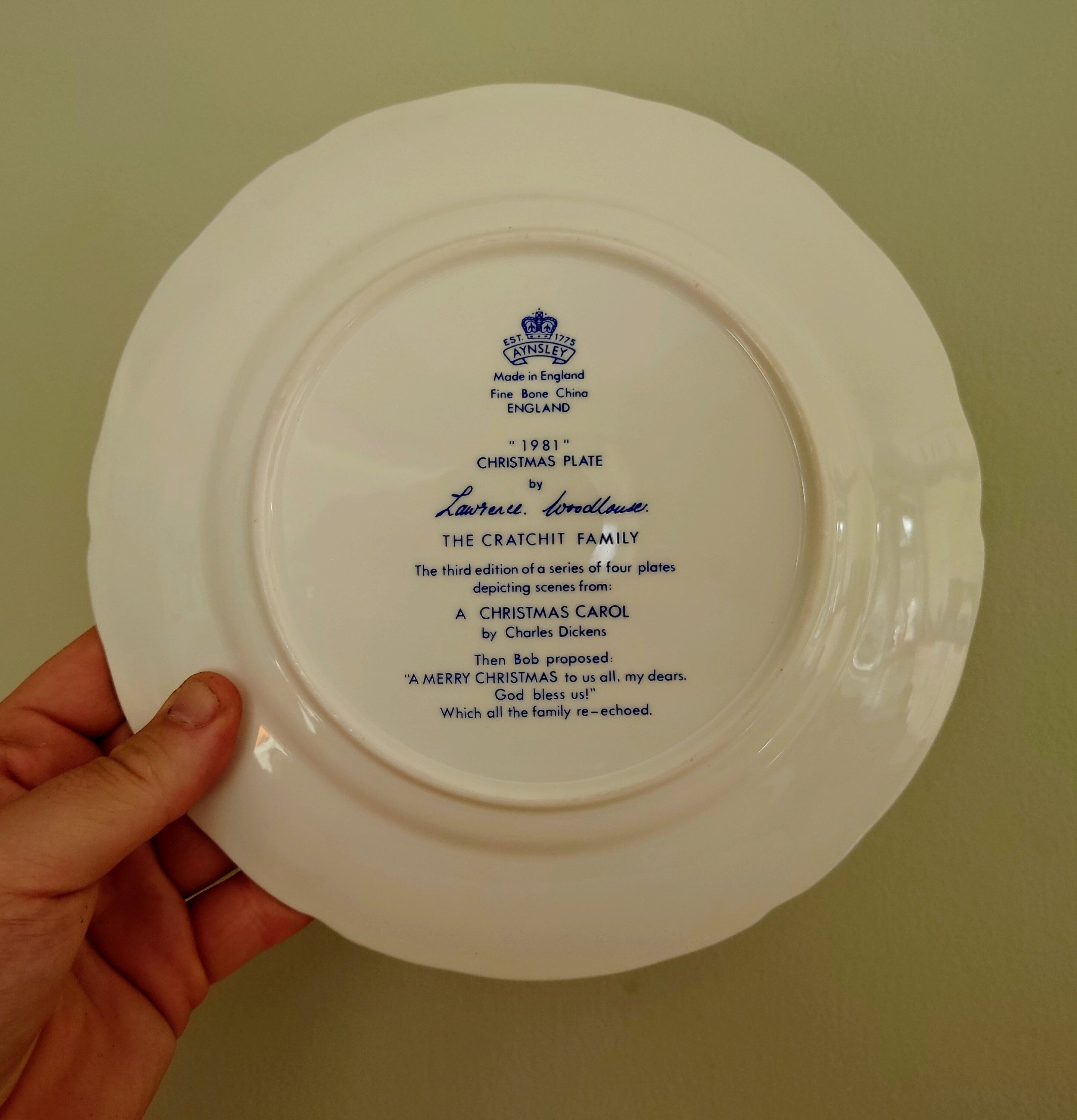 Vintage 1981 Christmas Plate ' the Cratchet Family' Aynsley Bone China Wall Art, Charles Dickens, Christmas Decorative Ornamental Wall Plate