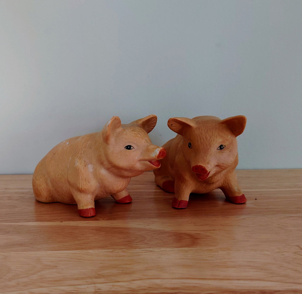 Vintage Farm Pig Figurine Pair, Farmhouse Collectible Ornament