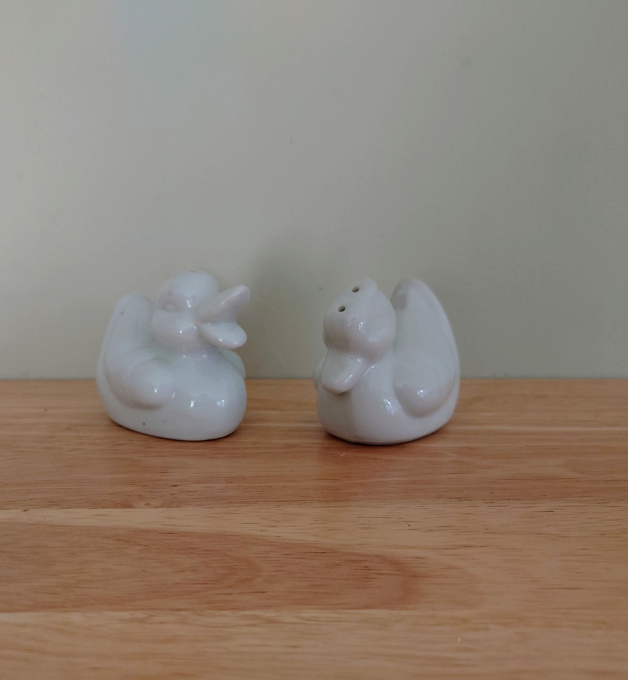 Vintage Salt and Pepper Shaker Duck/ Goose Cruets Ceramic Novelty Shakers /Farmyard Collectible Kitchenalia Pottery Tableware Dispensers