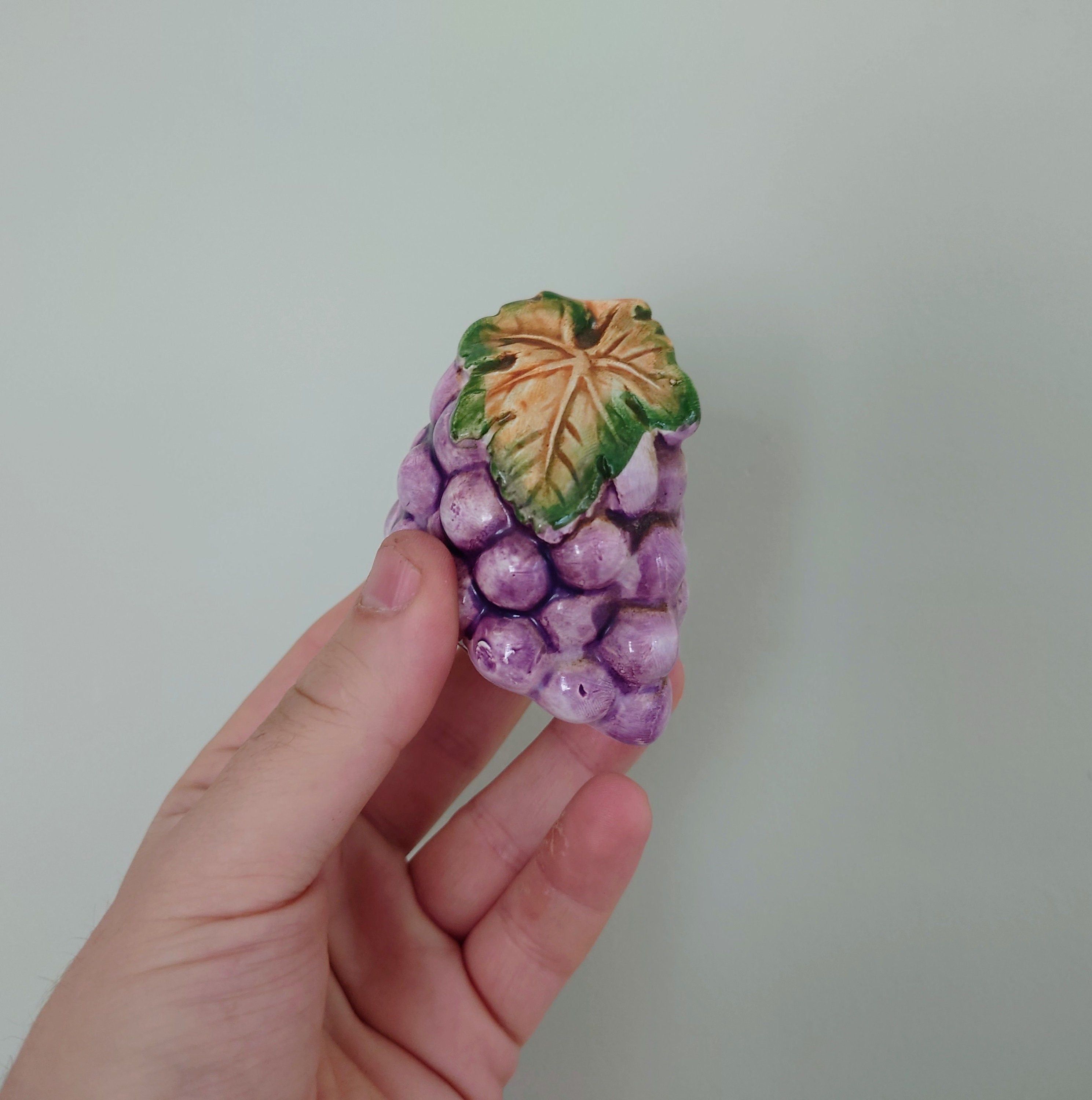 Novelty Grape Cruets Ceramic Salt and Pepper Shaker Purple Grape Fruit Cruets Salts Shakers Kitsch Country Cottage Tableware