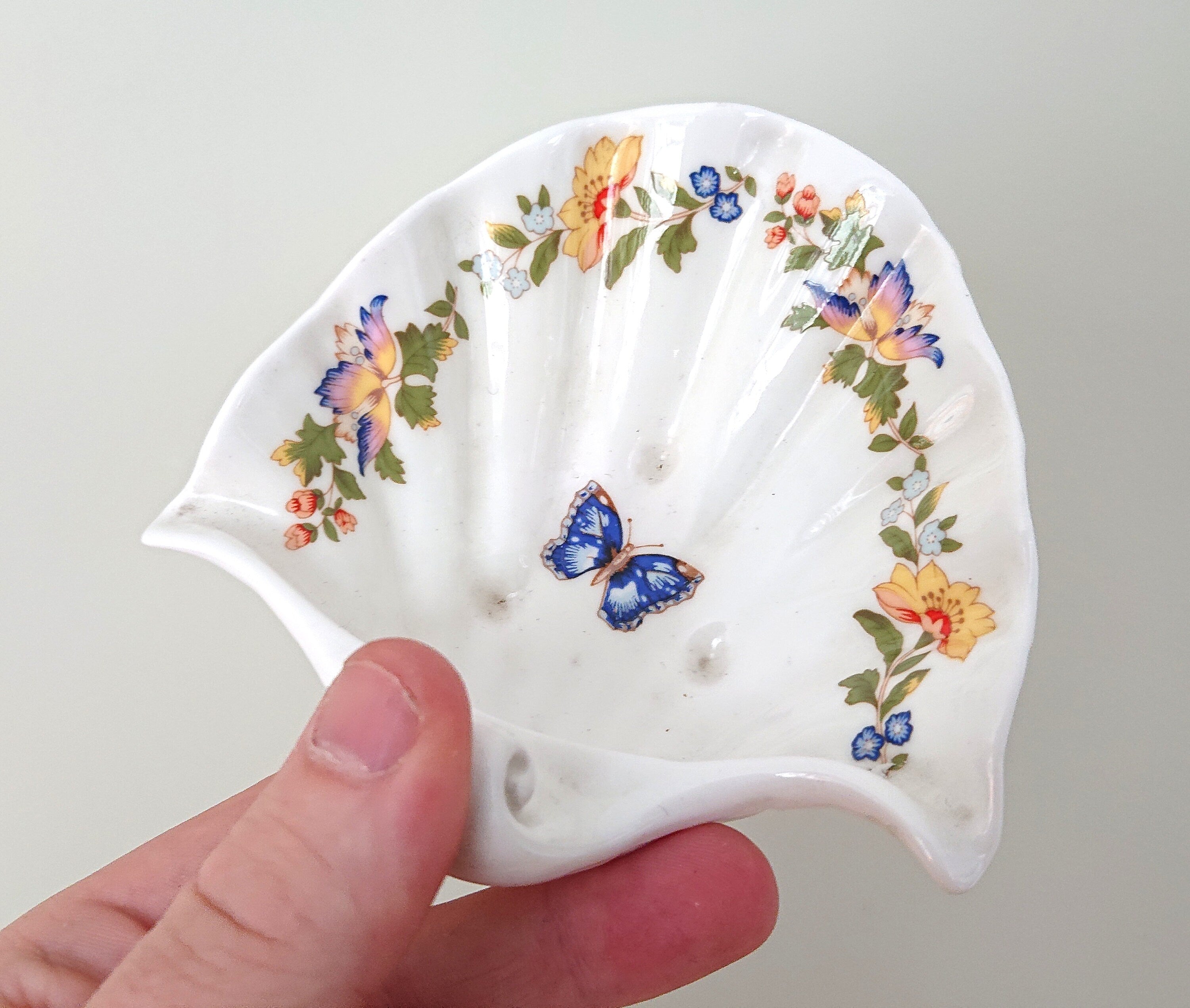 Shell Shaped Dish Cottage Garden Aynsley Fine Bone China Porcelain Made in England Cottage Garden Pattern Collectable Gift Vintage