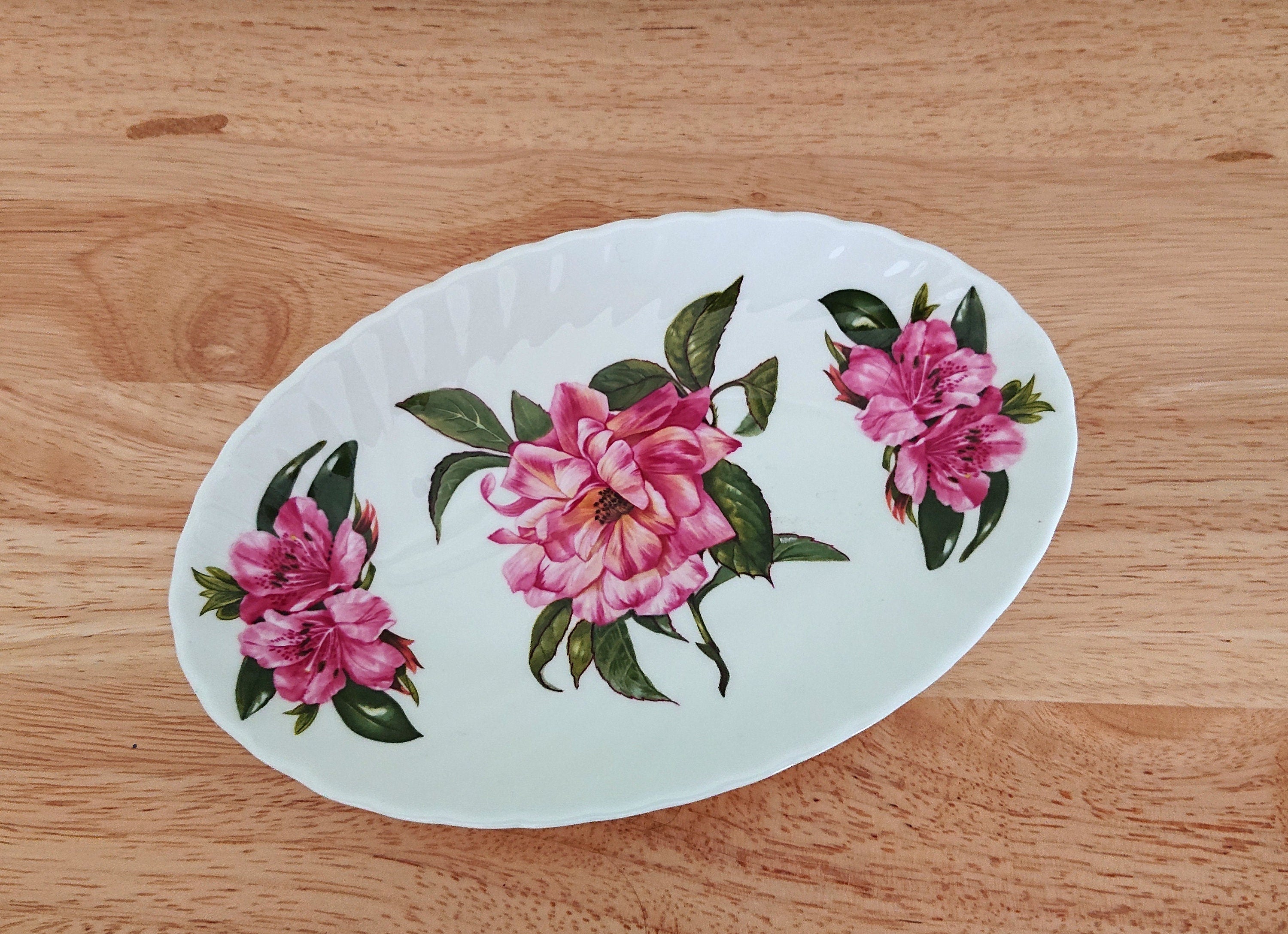 Dish-Fluted/Oval 8" Chelsea Flowers Fine Bone China Porcelain Made in England Chelsea Flowers Pattern Collectable  Vintage sandwich tray