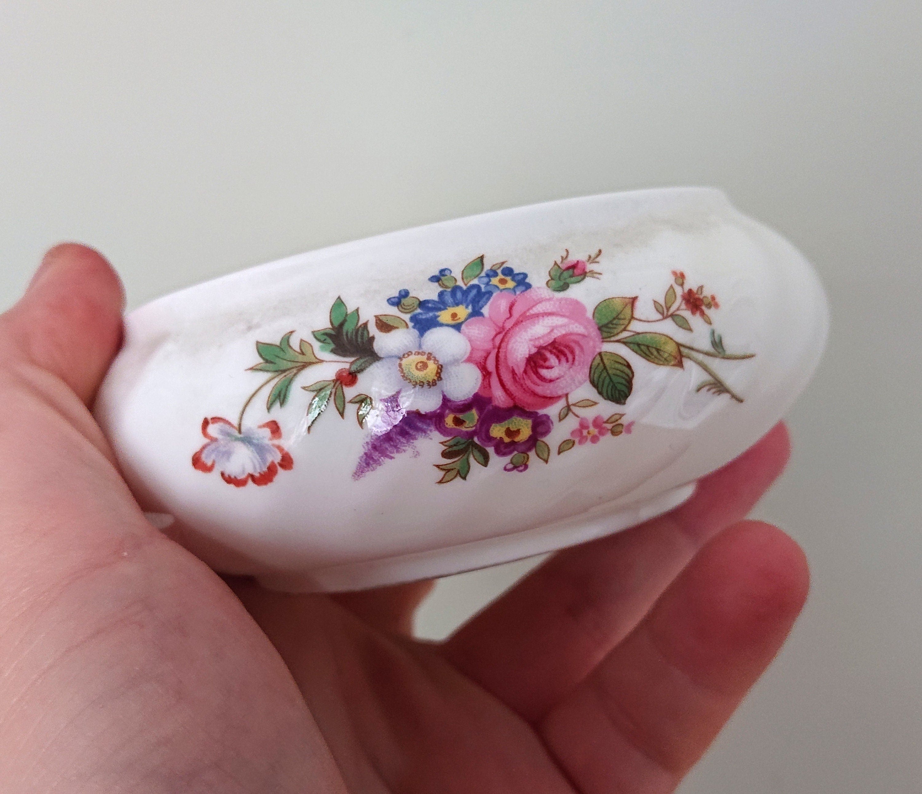 Round Box with Lid Howard Sprays Aynsley Fine Bone China Porcelain Made in England Howard Sprays Pattern Collectable Gift Vintage