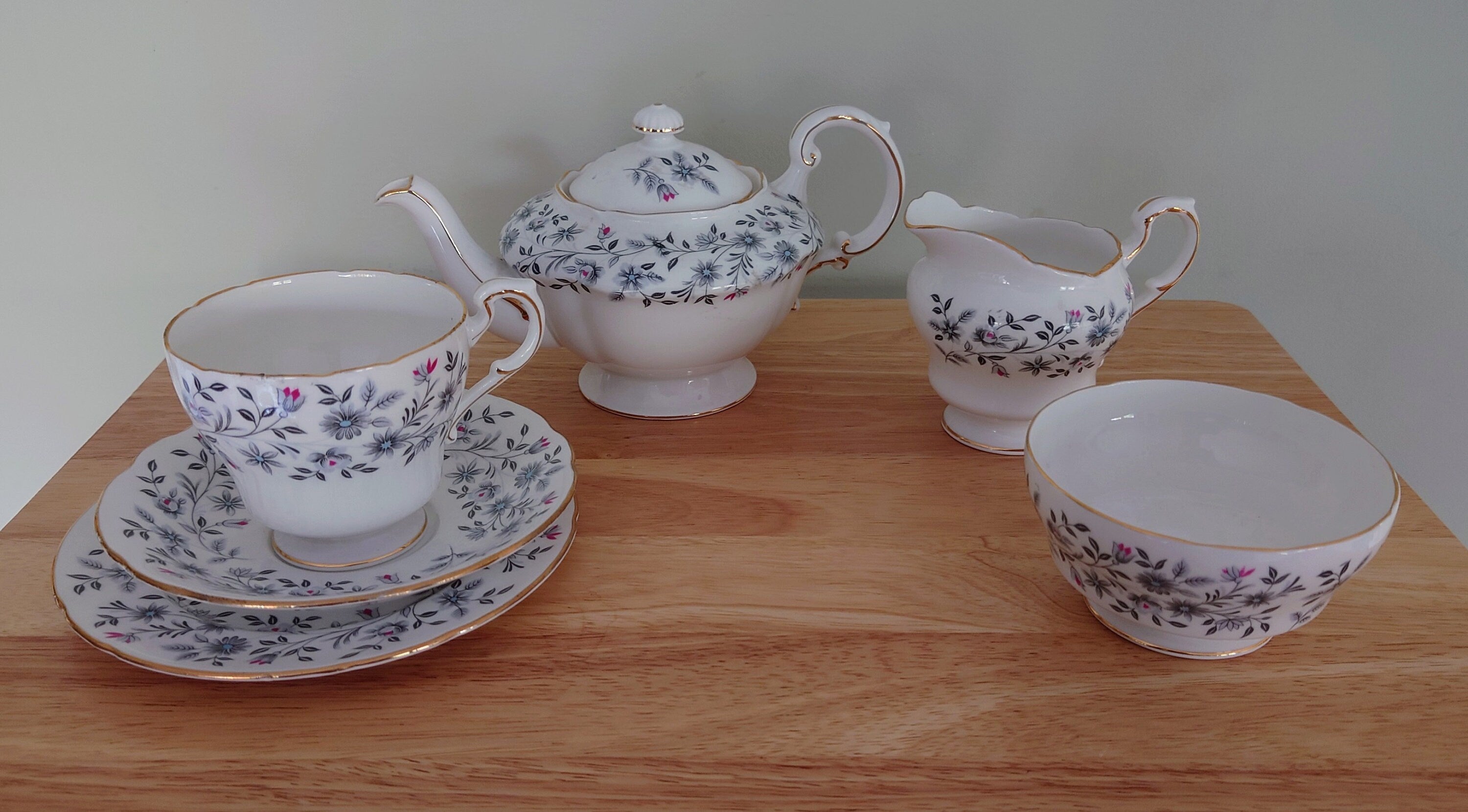 Mini Teapot & Lid Ceramic Teaset Teapot, Sugar Bowl, Milk Jug Ceramic Set Vintage 1950's Gold Stamped Heatmaster Floral Tea Service