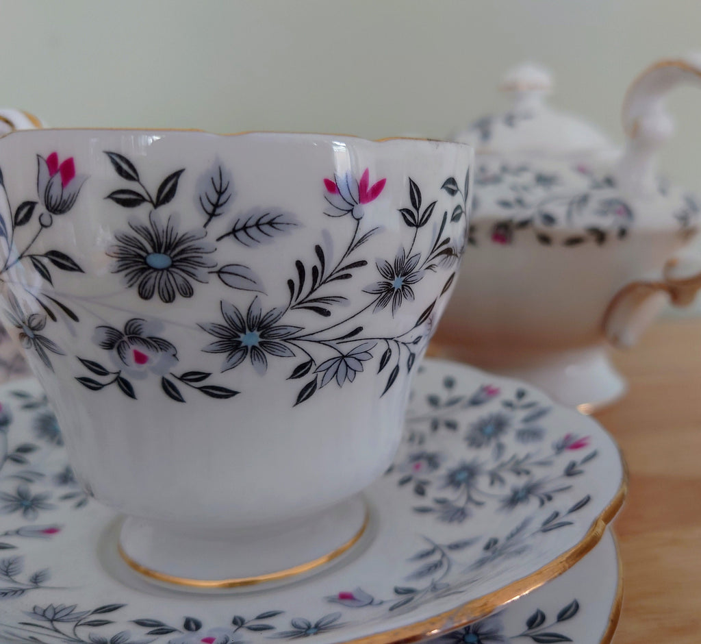 Mini Teapot & Lid Ceramic Teaset Teapot, Sugar Bowl, Milk Jug Ceramic Set Vintage 1950's Gold Stamped Heatmaster Floral Tea Service