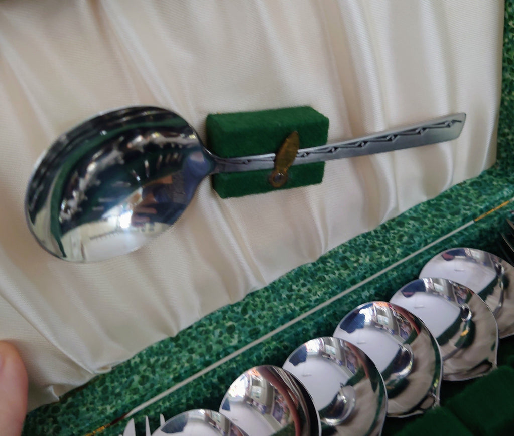 Boxed Antique Silver Plated Cake Folks and Spoons Cutlery Desert Set