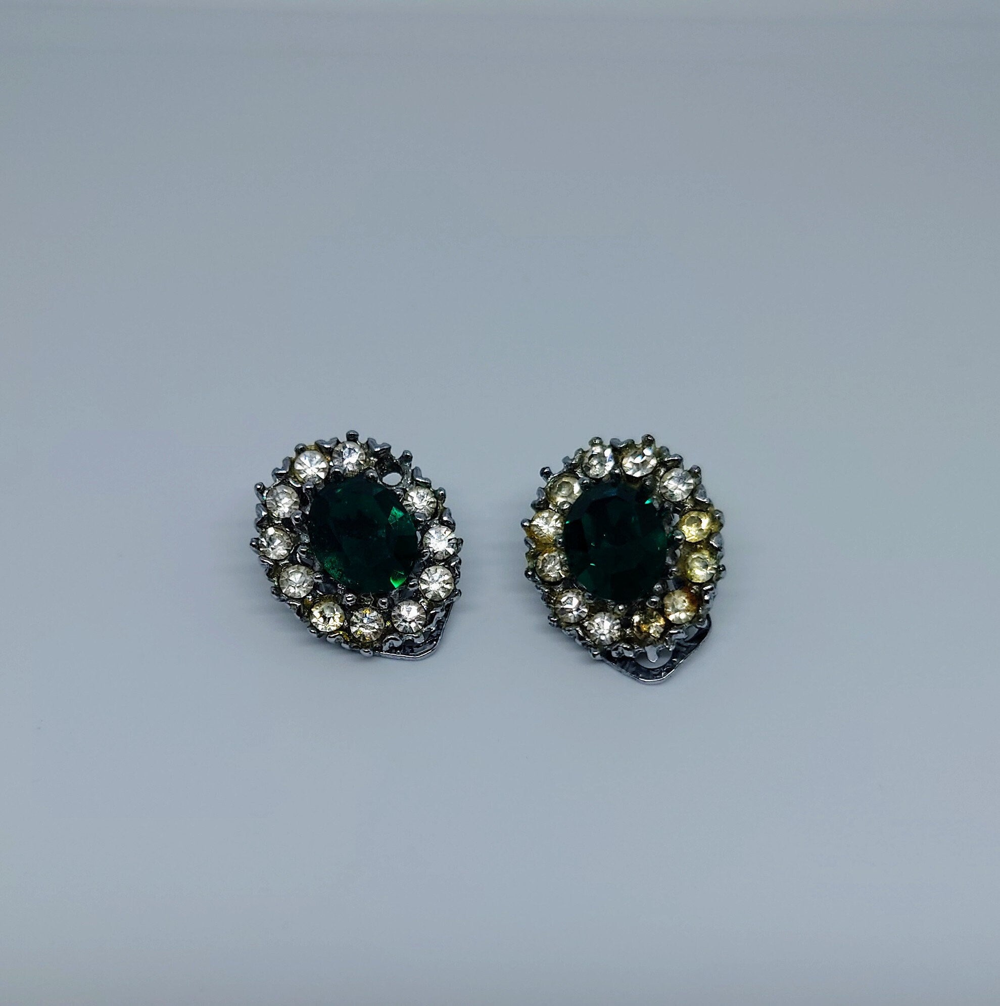 Vintage Emerald Rhinestone Earrings Clip on Costume Jewellery Jewelry Green Chunky Gold Tone Earrings
