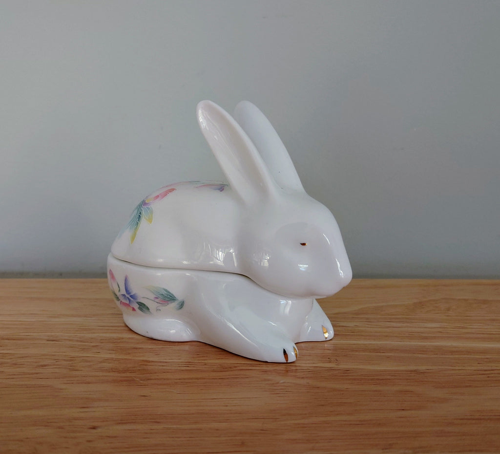 Little Sweetheart Aynsley Rabbit Trinket Dish Porcelain Made in England Little Sweetheart  Pattern Collectable Vintage