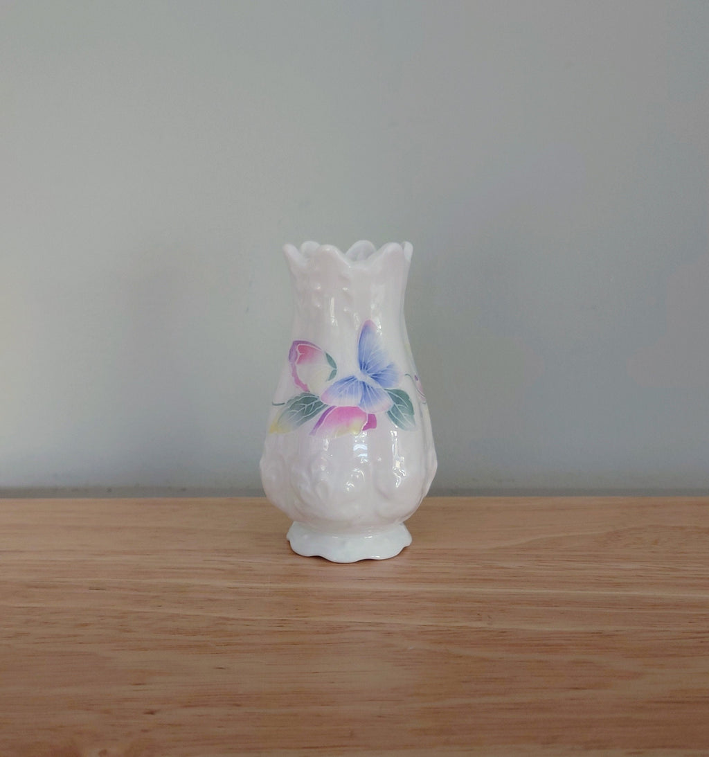 Little Sweetheart Aynsley Victorian Vase Mini Porcelain Made in England Little Sweetheart Pattern Collectable Vintage