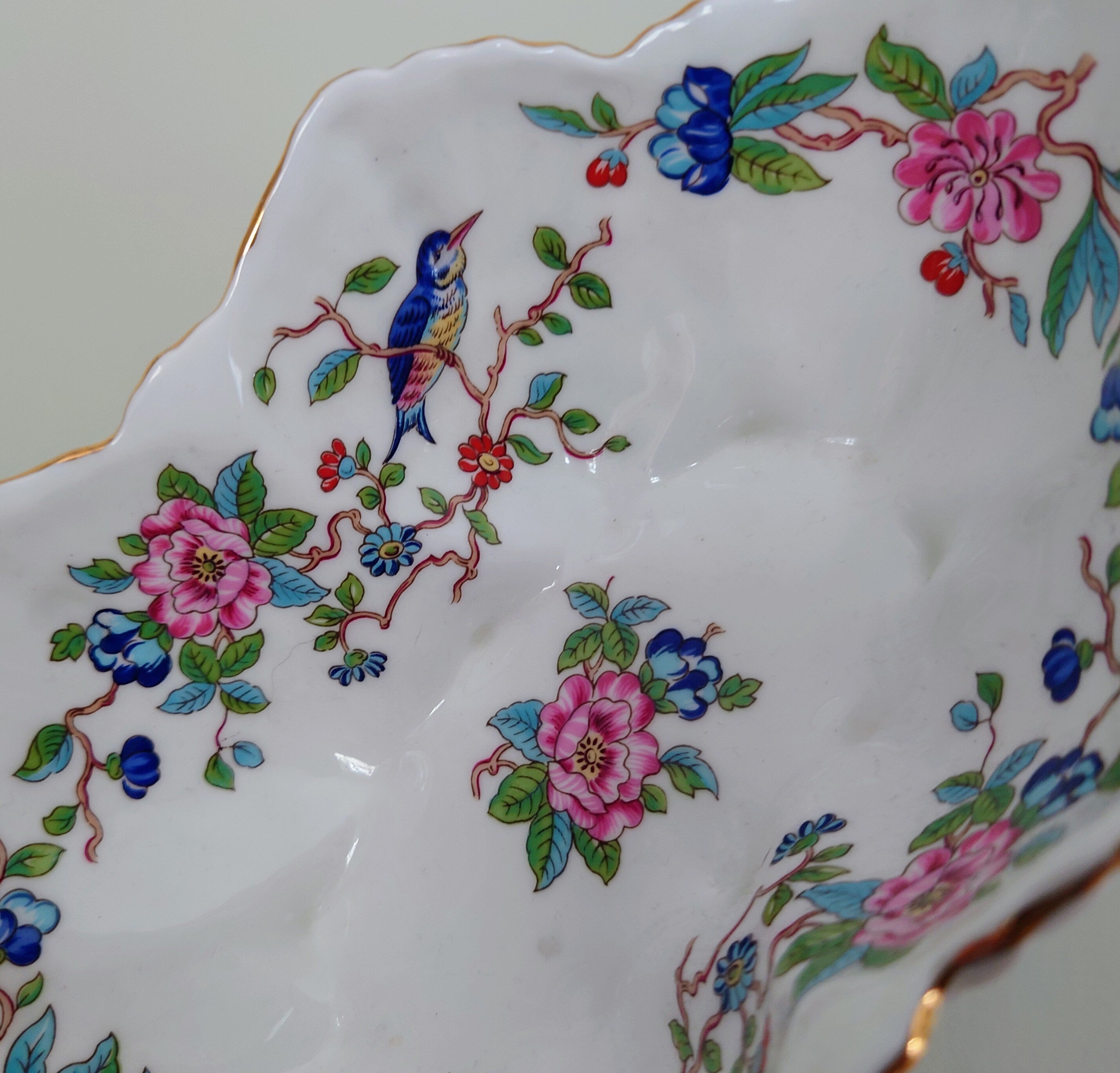 Aynsley  Large Shell Shaped Dish Pembroke (Gold Trim)  Fine Bone China Porcelain Made in England Pembroke Pattern Collectable Gift Vintage