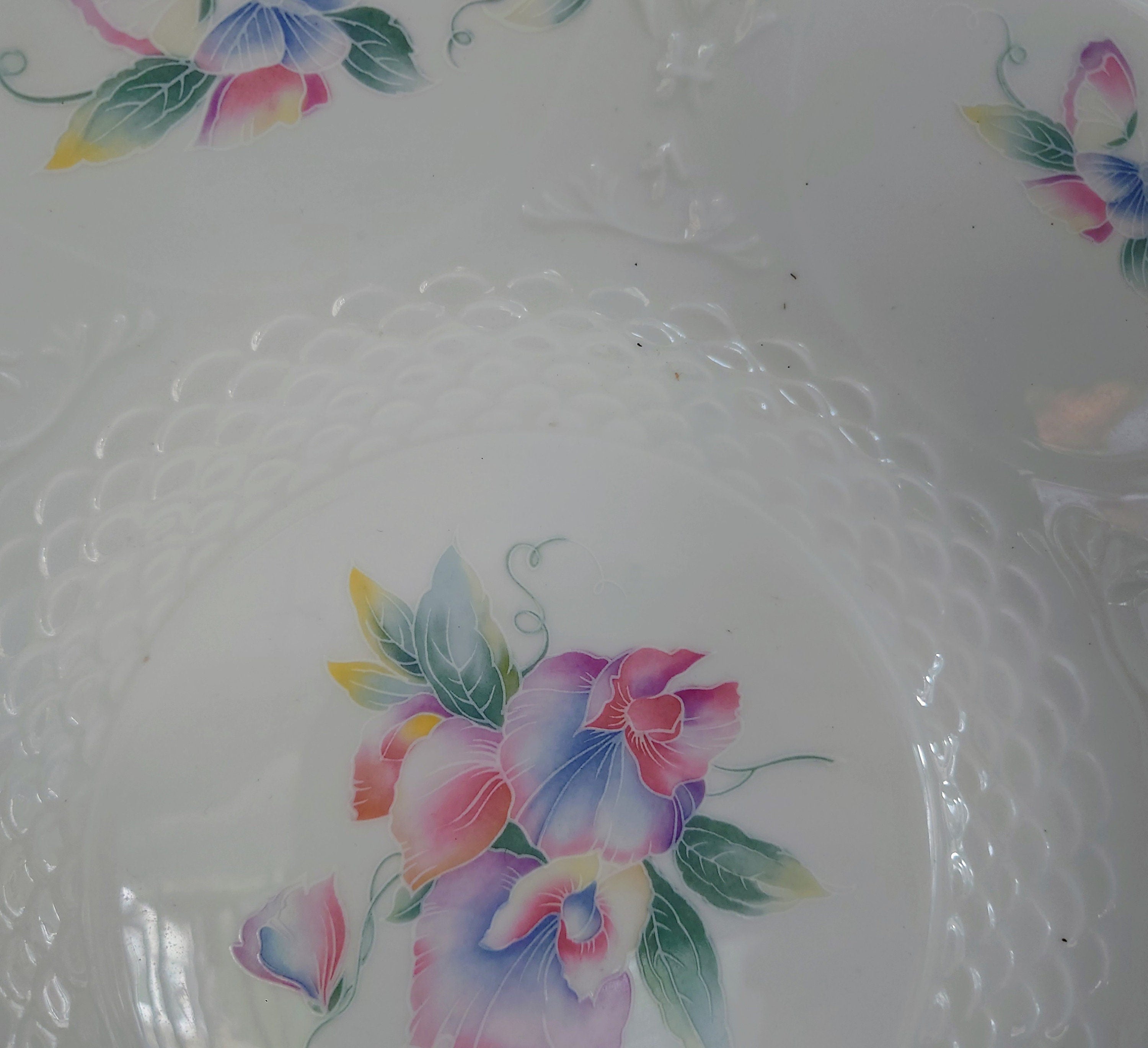Aynsley - Little Sweetheart -   Clyde Center Bowl Fine Bone China Porcelain Made in England Pattern Collectable Vintage Plate Fruit Bowl