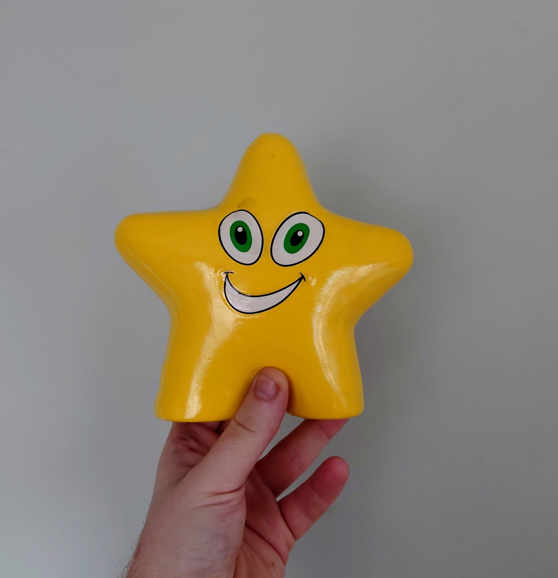 Vintage Kitsch Yellow Star Money Box Novelty  Ceramic Dog Cash Box Piggy Bank. A cute kitsch Yellow Star money Gift Girls Bedroom Décor