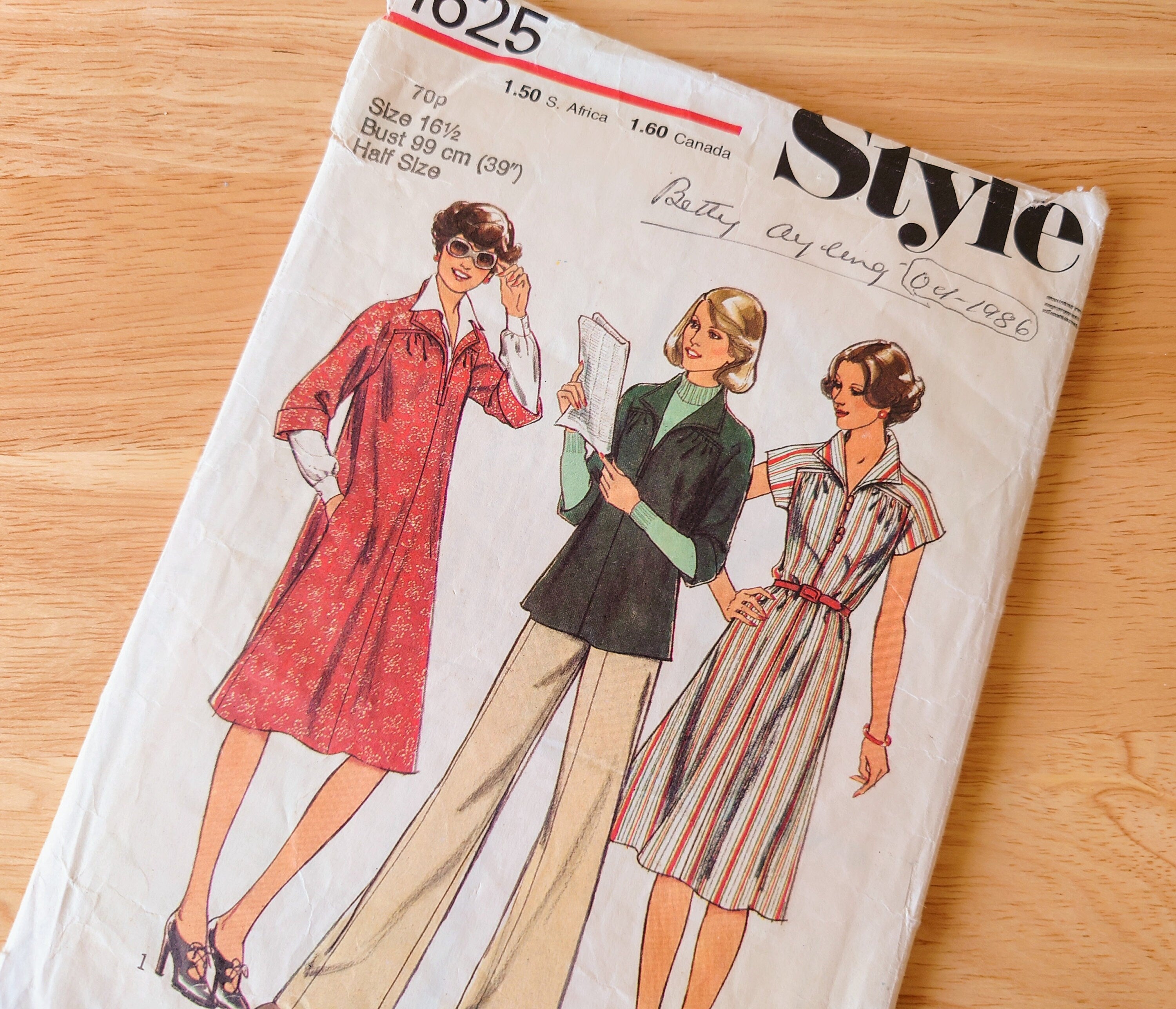 Vintage Dress Sewing Pattern Size 16 - 1975 Original Woman's Clothes Patterns  Mid Century  Sewing Pattern Knitting Design Pattern Print
