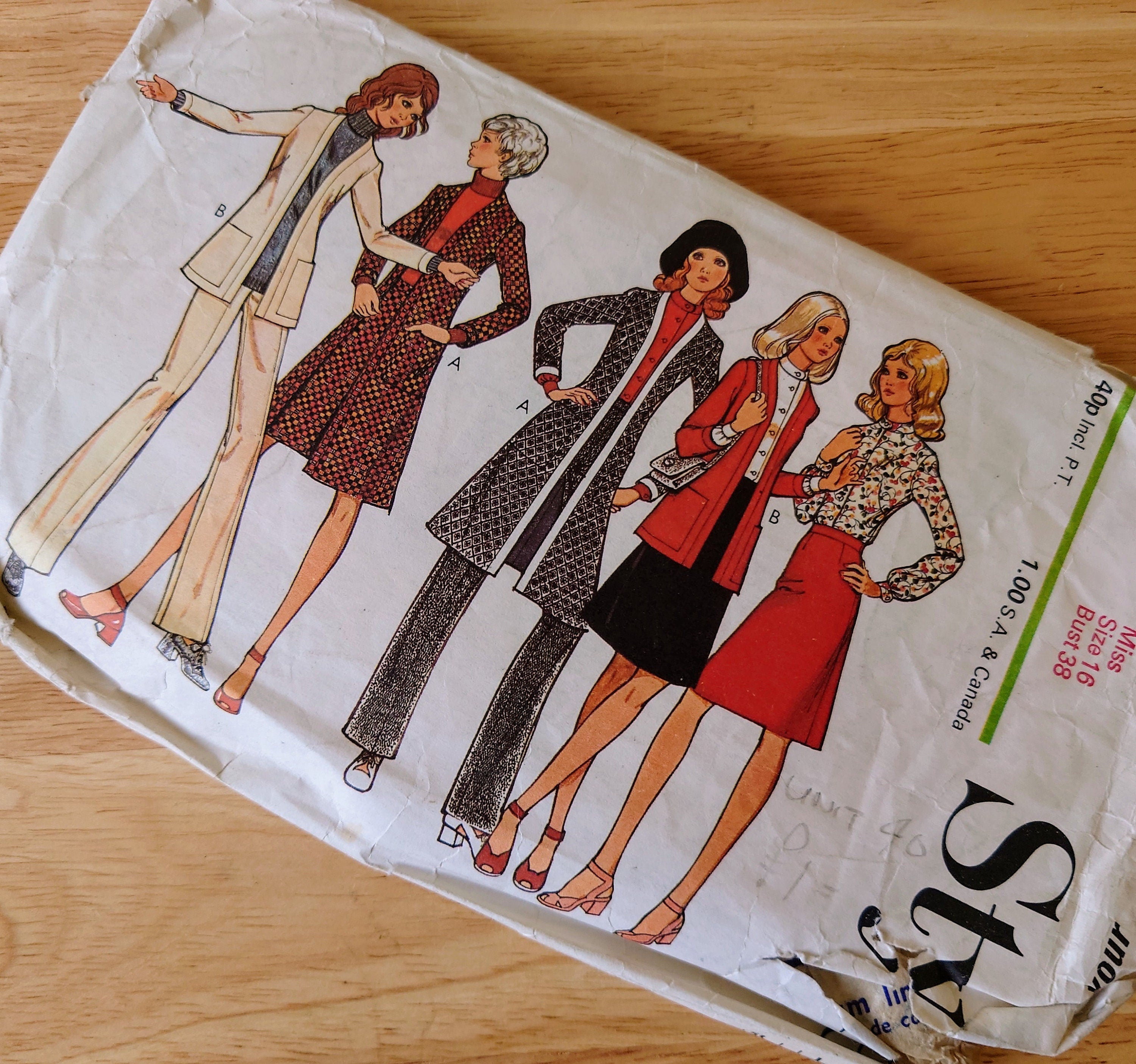 Vintage Dress Sewing Pattern Size 16- 1971 Original Woman's Clothes Patterns  Mid Century  Sewing Pattern Knitting Design Pattern Print