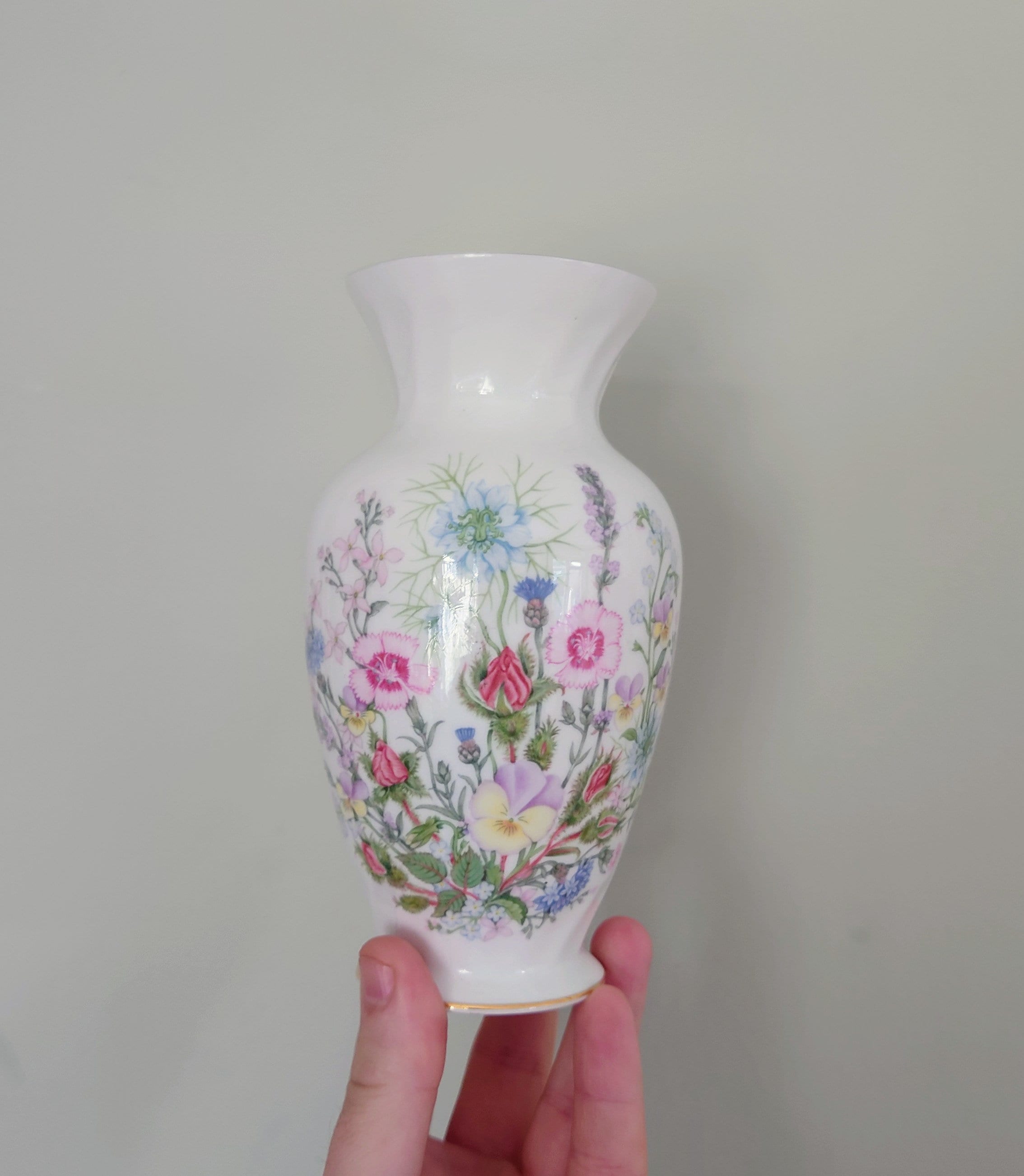 Wild Tudor Aynsley Cascade Vase 6'' Porcelain Made in England Wild Tudor Pattern Collectable Vintage Fine Porcelain Ceramic Floral Vase