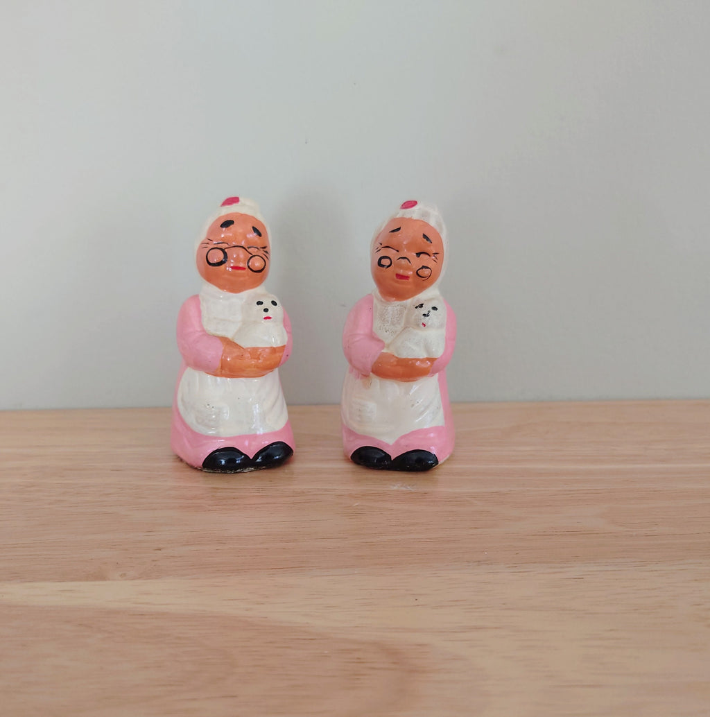 Vintage Salt and Pepper Shaker Set Granny  Ceramic Cruets Salt and Pepper Shakers Retro Kitsch Funny Granny Salts