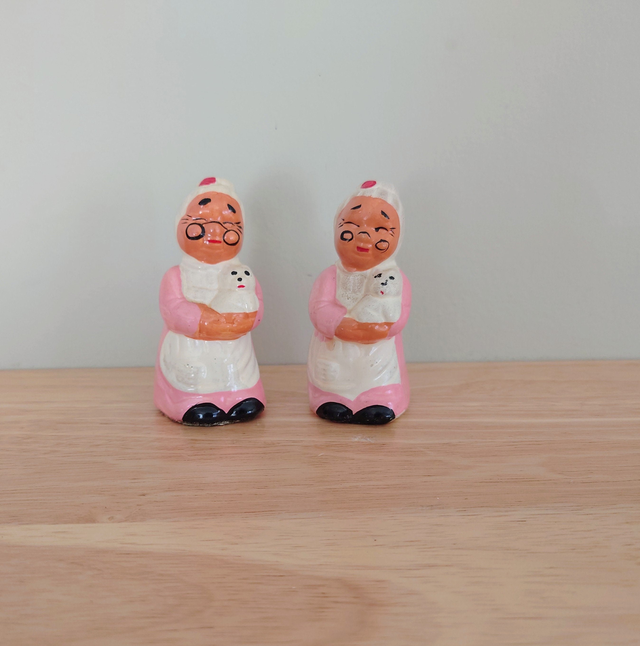Vintage Salt and Pepper Shaker Set Granny  Ceramic Cruets Salt and Pepper Shakers Retro Kitsch Funny Granny Salts