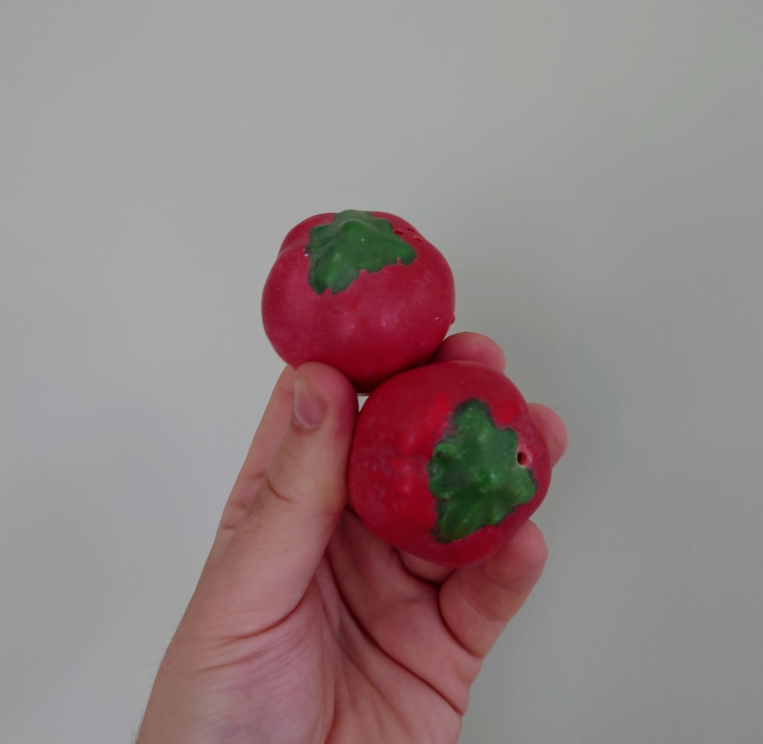 Vintage Salt and Pepper Shaker Tomato Red Fruit Vegetable Novelty Cruets Ceramic Shaker Set