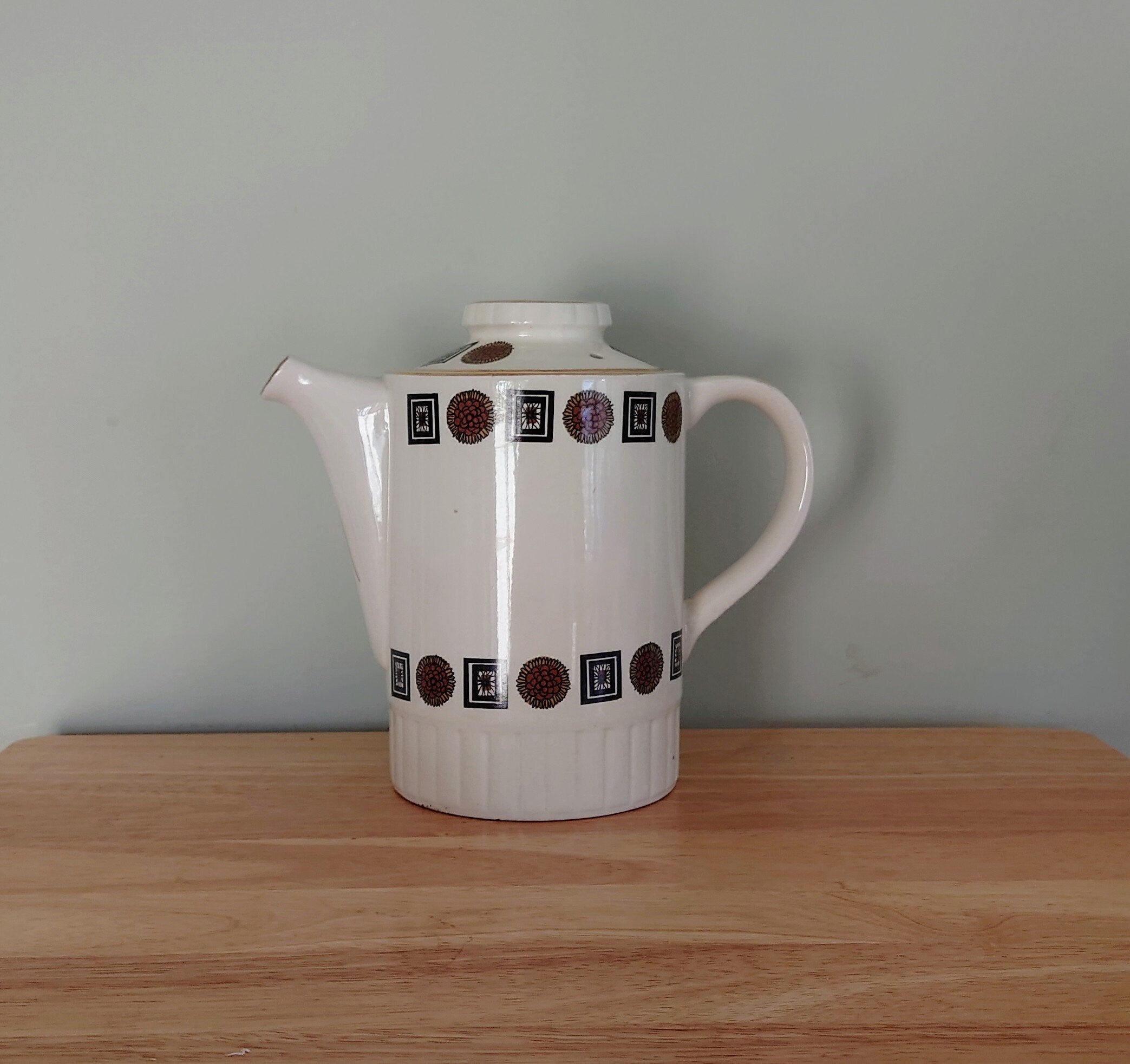 Vintage Teapot Retro Cream and Brown 1970's Ceramic Coffeepot Brown 1970's Retro Earthenware Gold Gilt Handle