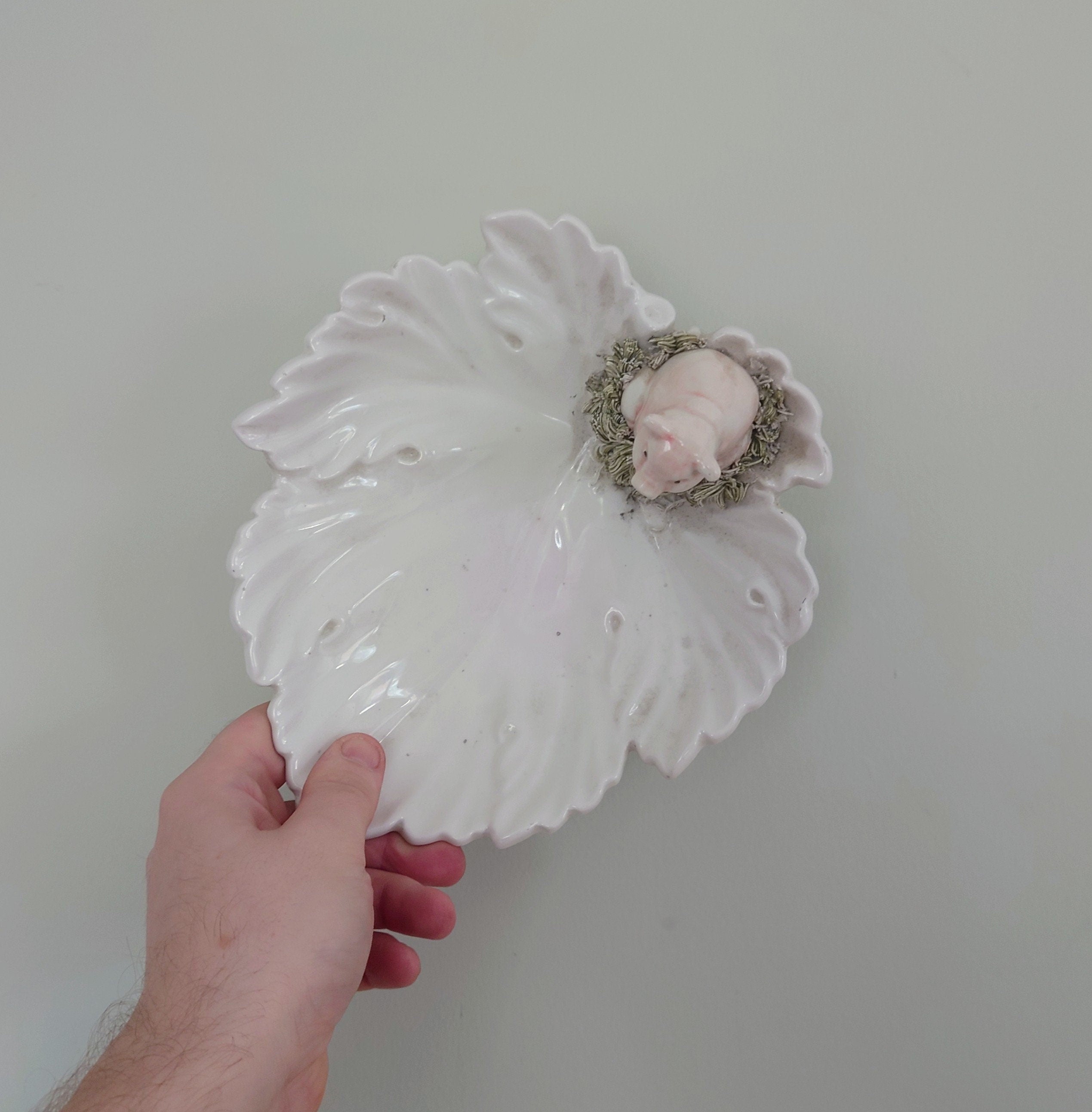 Vintage Ceramic Maple Leaf Pig Dish  Decorative Ornamental Leaf Décor Homeware Kitsch Earthenware Pottery Pig Key Dish Keyholder Tray