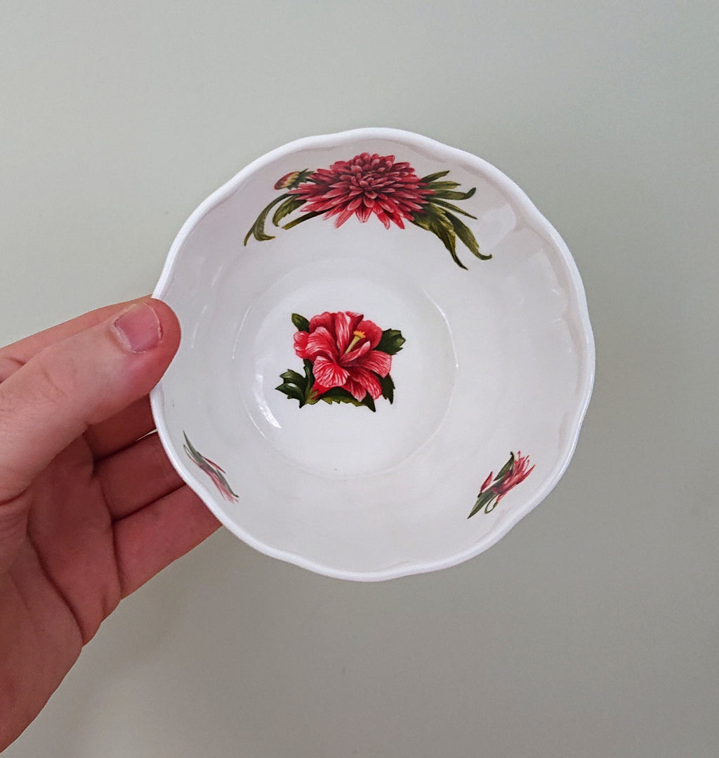 Aynsley Var-i-ete Bowl Chelsea Flowers Fine Bone China Porcelain Made in England Chelsea Flowers Pattern Collectable  Vintage sandwich tray