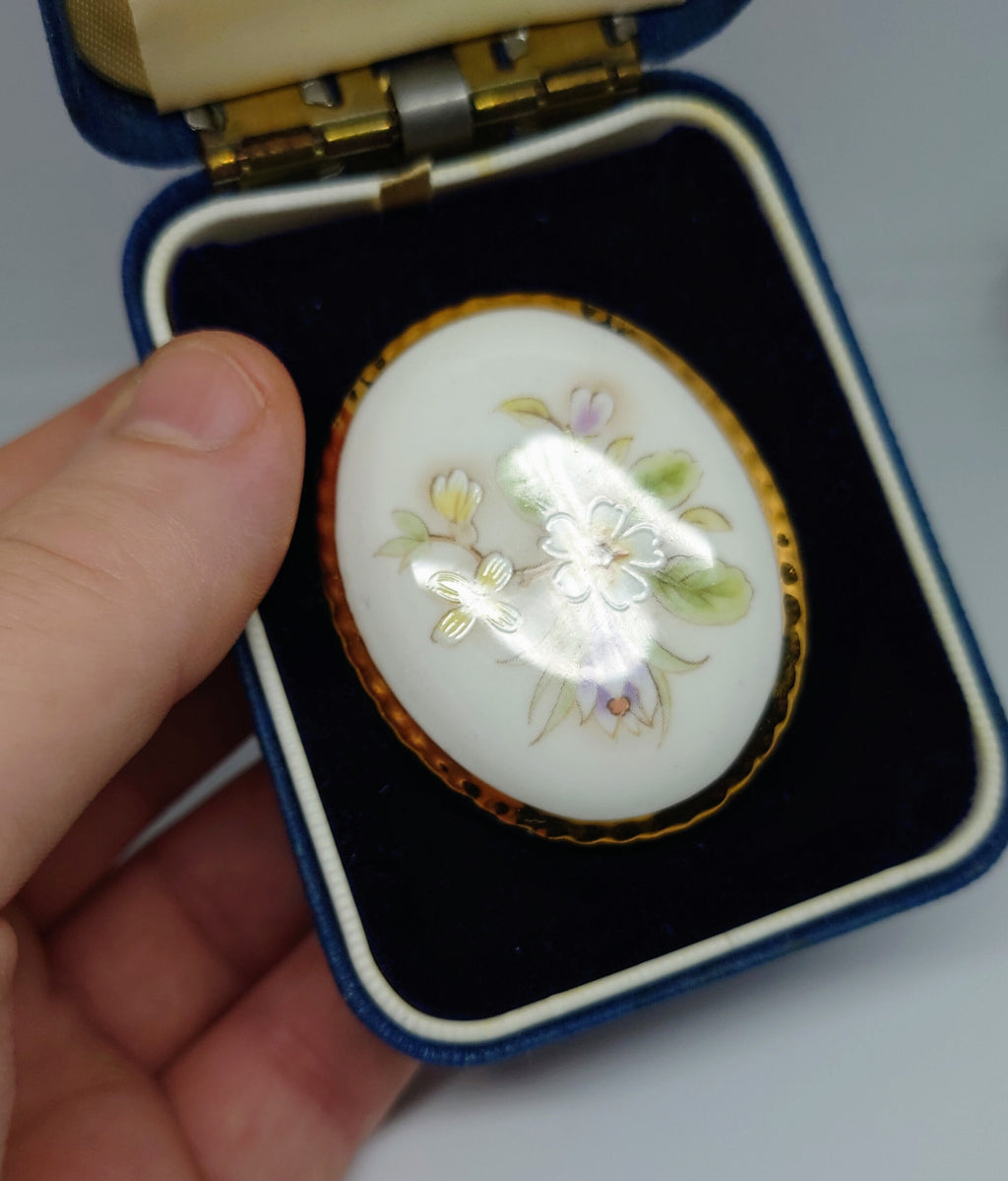 Aynsley Brooch Vintage Floral Cottage Garden  In Original Box Percaline Costume Jewellery Made in England Pendant Brooch