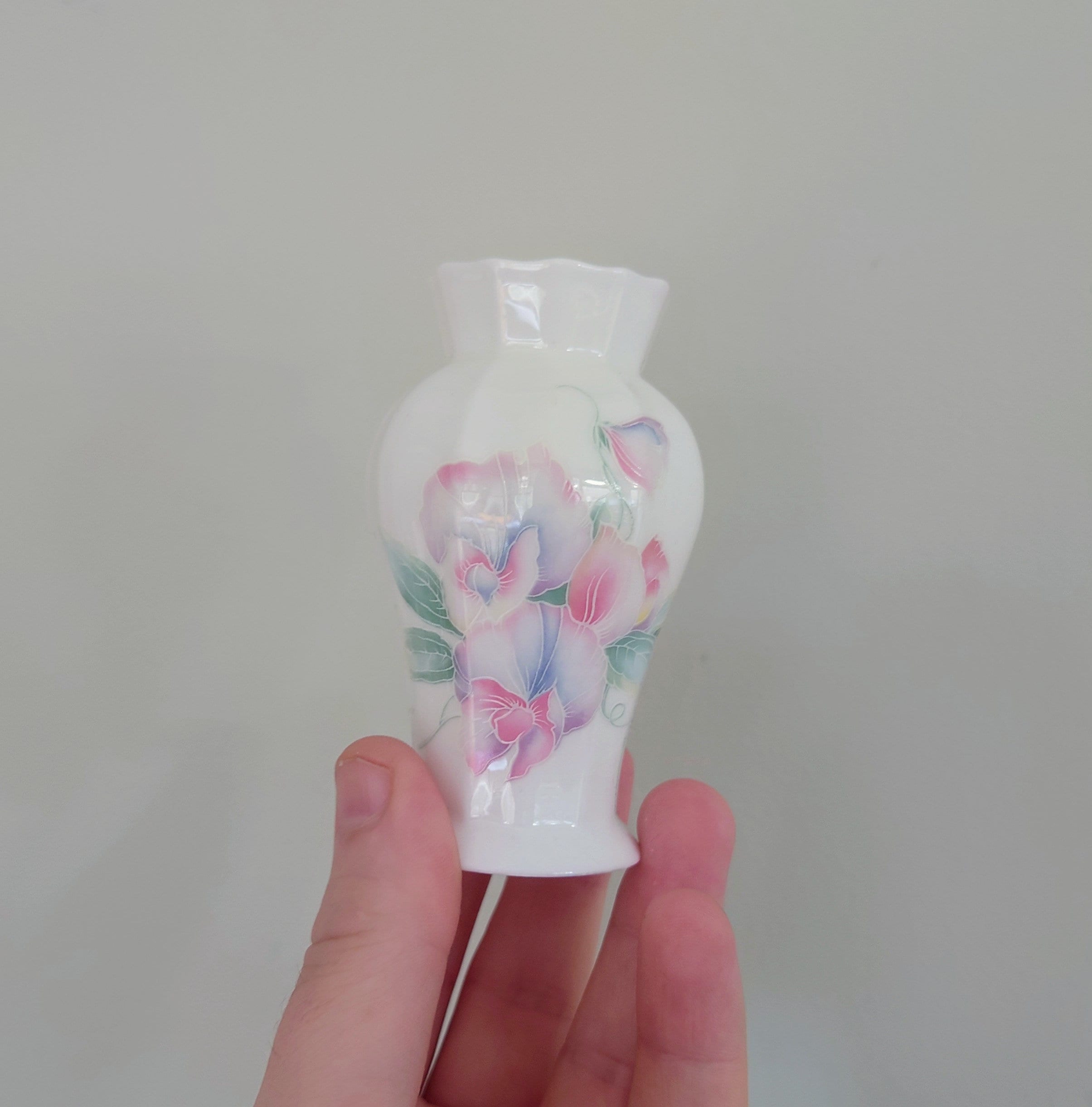 Little Sweetheart Aynsley Bud Vase Frill Small Porcelain Made in England Little Sweetheart Pattern Collectable Vintage