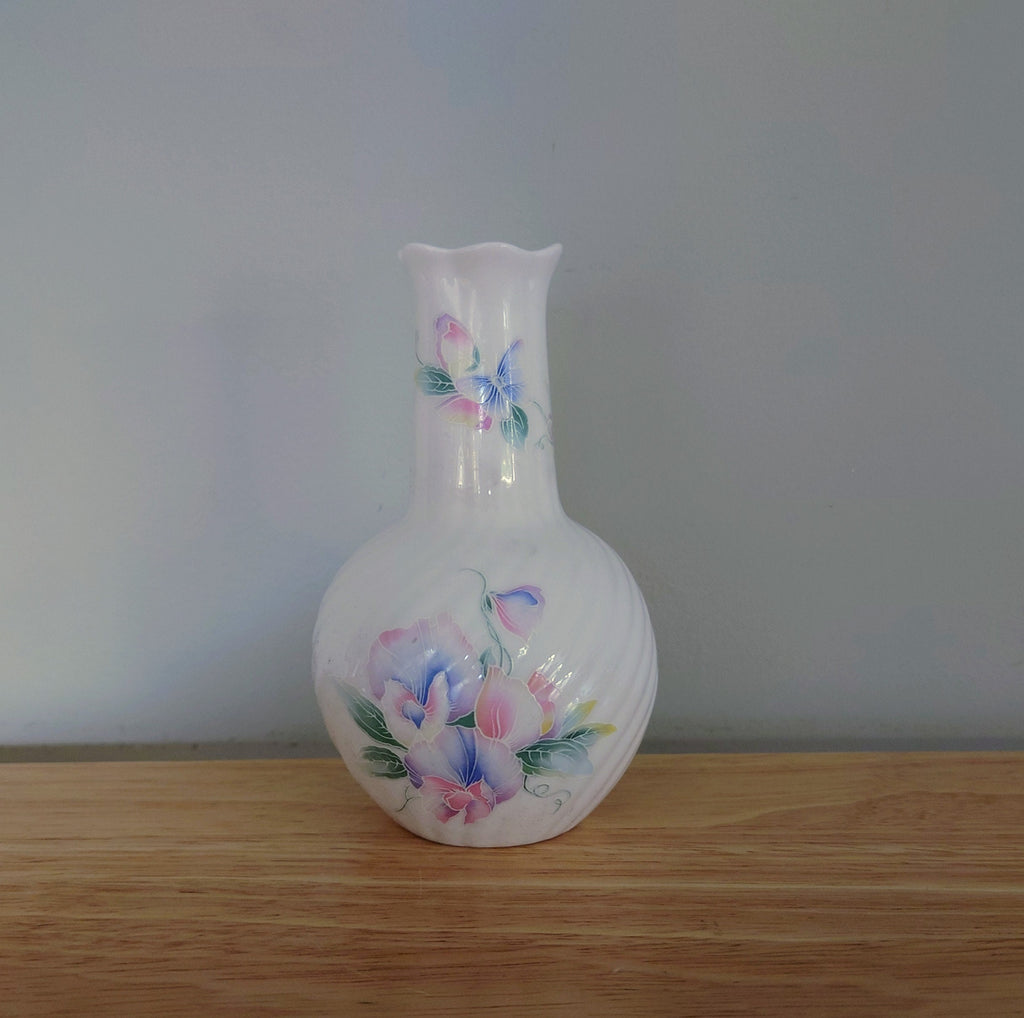 Little Sweetheart Aynsley Bud Vase Frill 12cm  Small Porcelain Made in England Little Sweetheart Pattern Collectable Vintage