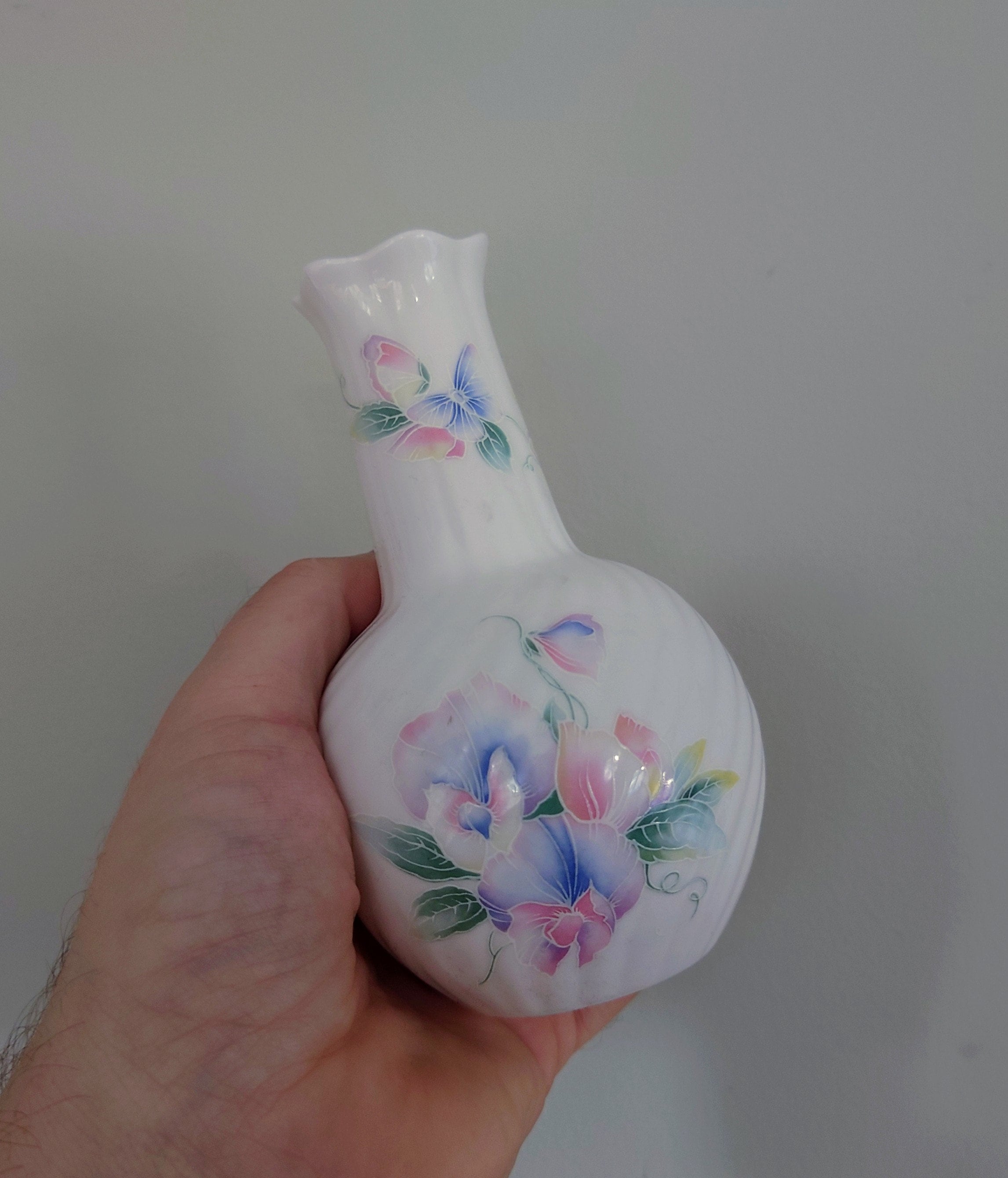 Little Sweetheart Aynsley Bud Vase Frill 12cm  Small Porcelain Made in England Little Sweetheart Pattern Collectable Vintage