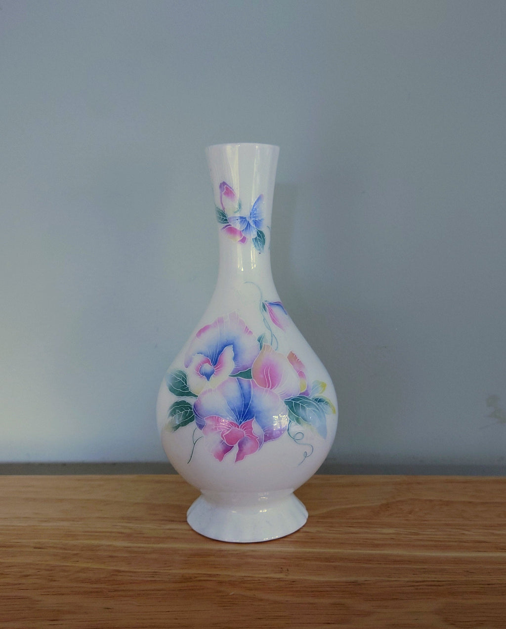 Little Sweetheart Aynsley Bud Vase Globe Porcelain Made in England Little Sweetheart Pattern Collectable Vintage
