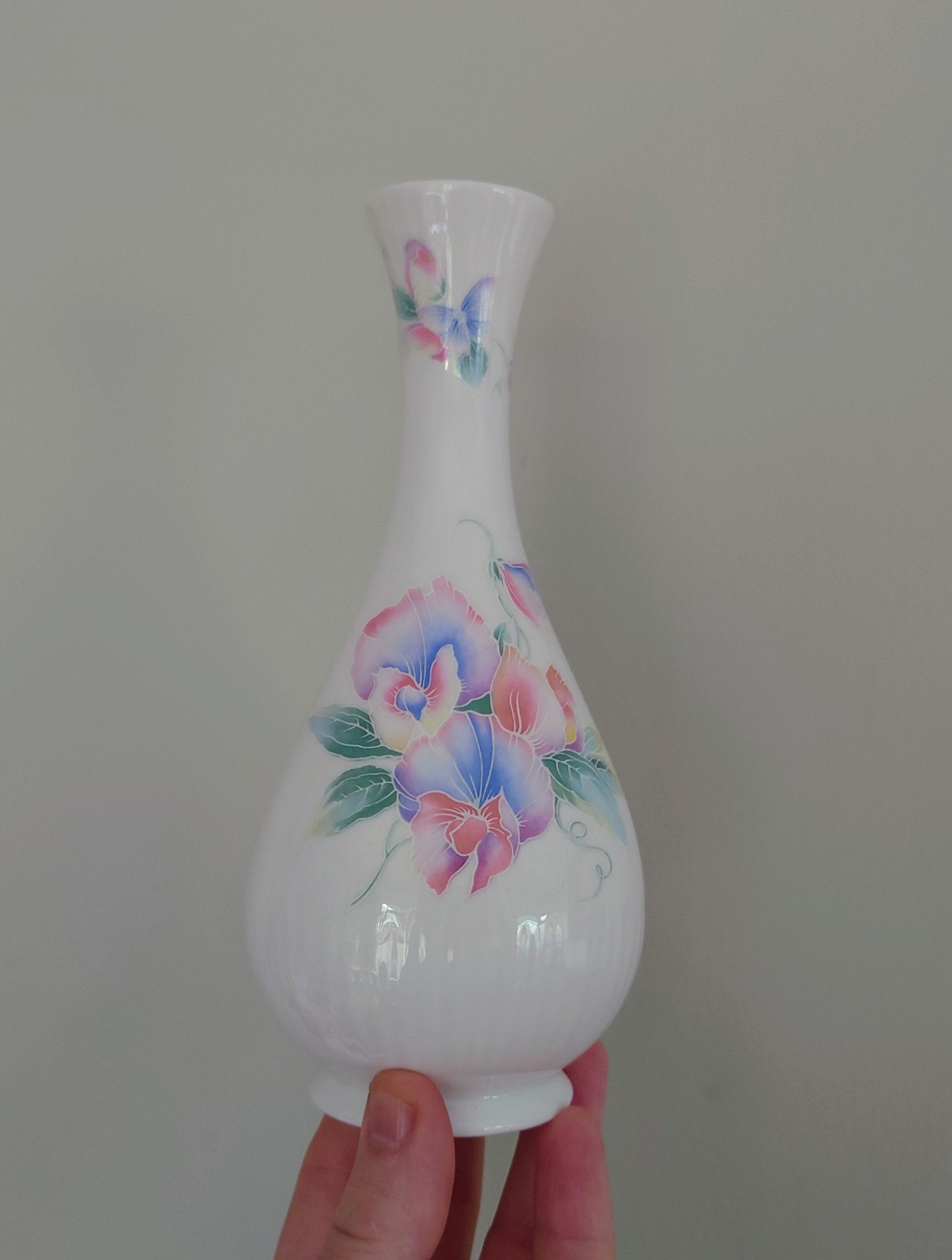 Little Sweetheart Aynsley Bud Vase Porcelain Made in England Little Sweetheart Pattern Collectable Vintage