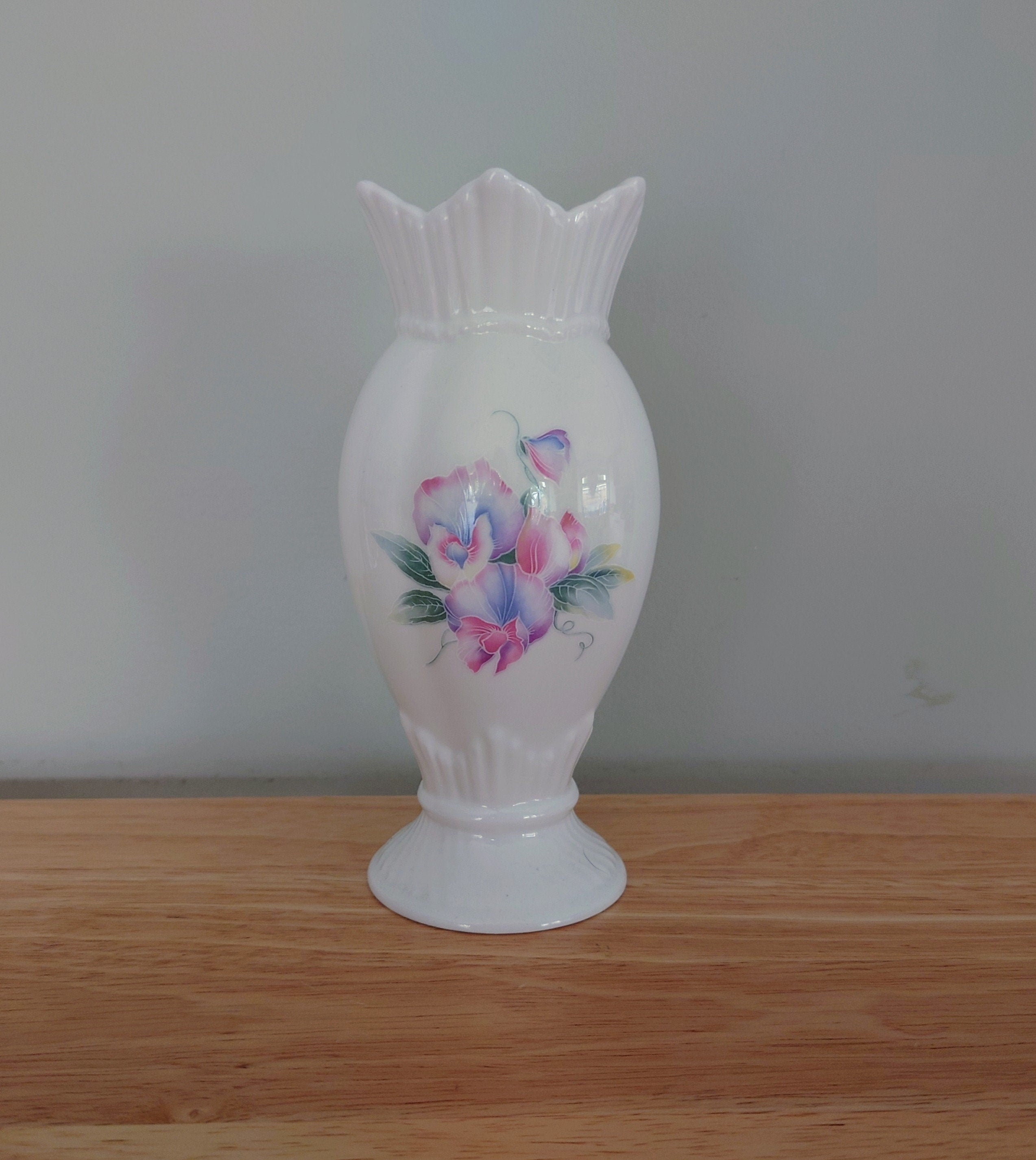 Little Sweetheart Aynsley  6" Windsor Vase Porcelain Made in England Little Sweetheart Pattern Collectable Vintage