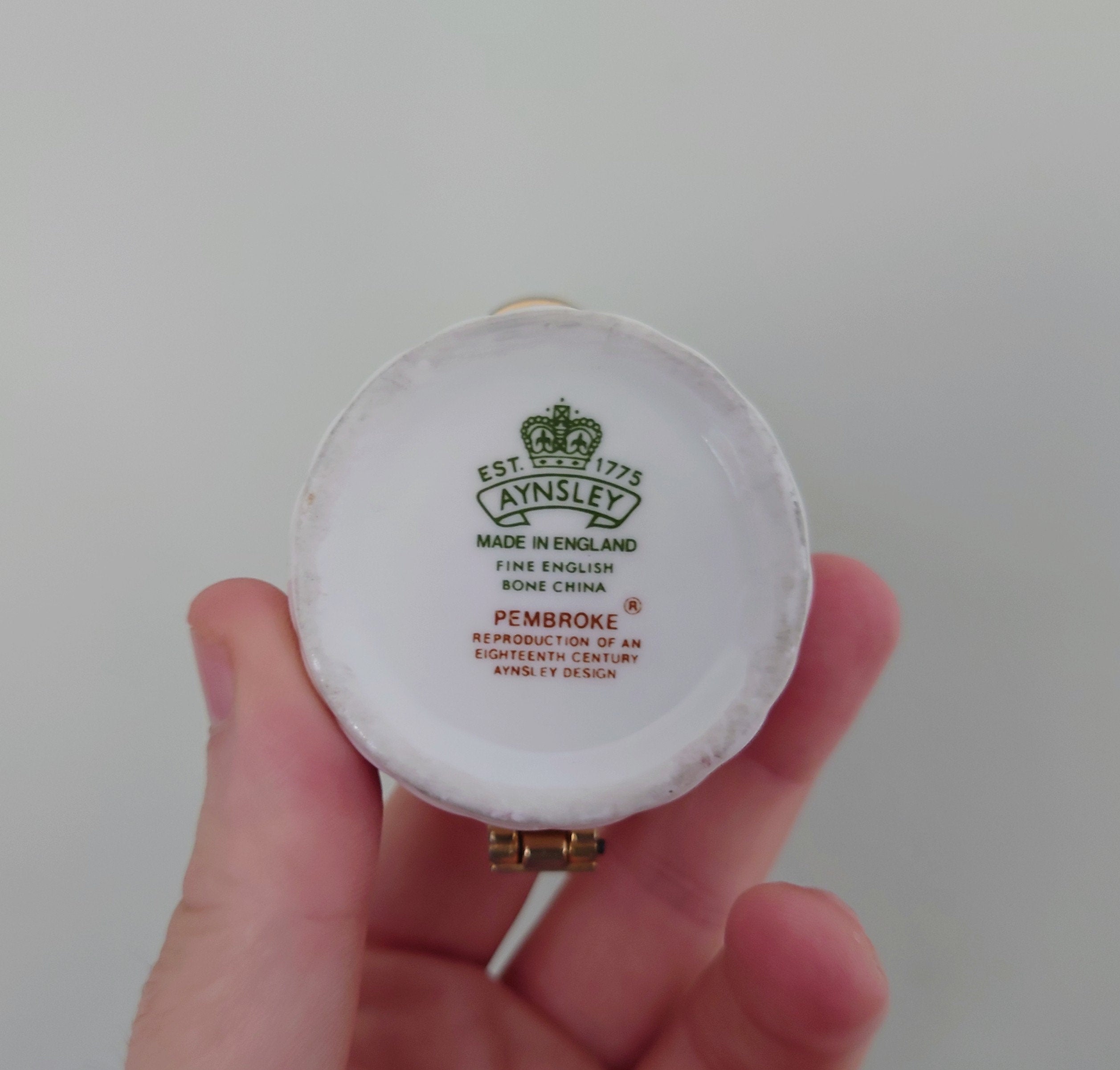 Aynsley  Small Trinket Box with Lid Pembroke (Gold Trim) Pembroke Fine Bone China Porcelain Made in England Pembroke Pattern Collectable