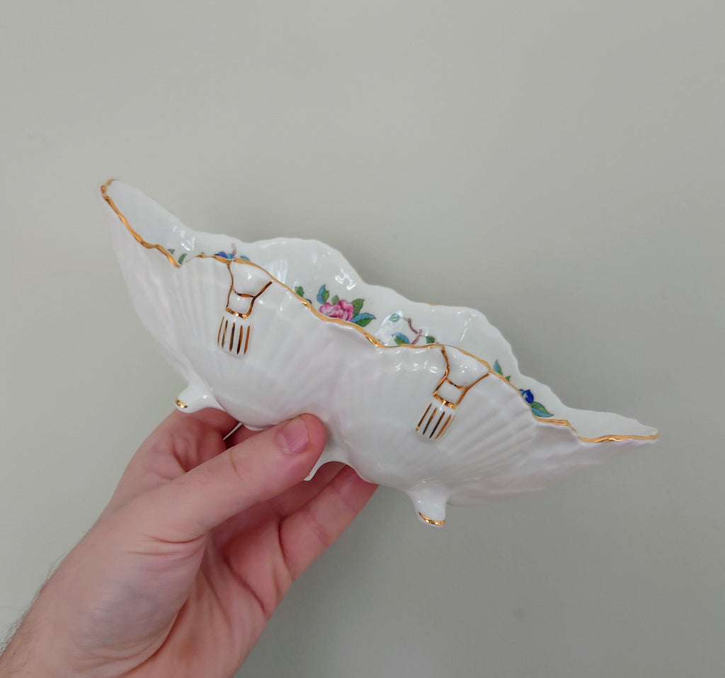 Aynsley  Large Shell Shaped Dish Pembroke (Gold Trim)  Fine Bone China Porcelain Made in England Pembroke Pattern Collectable Gift Vintage