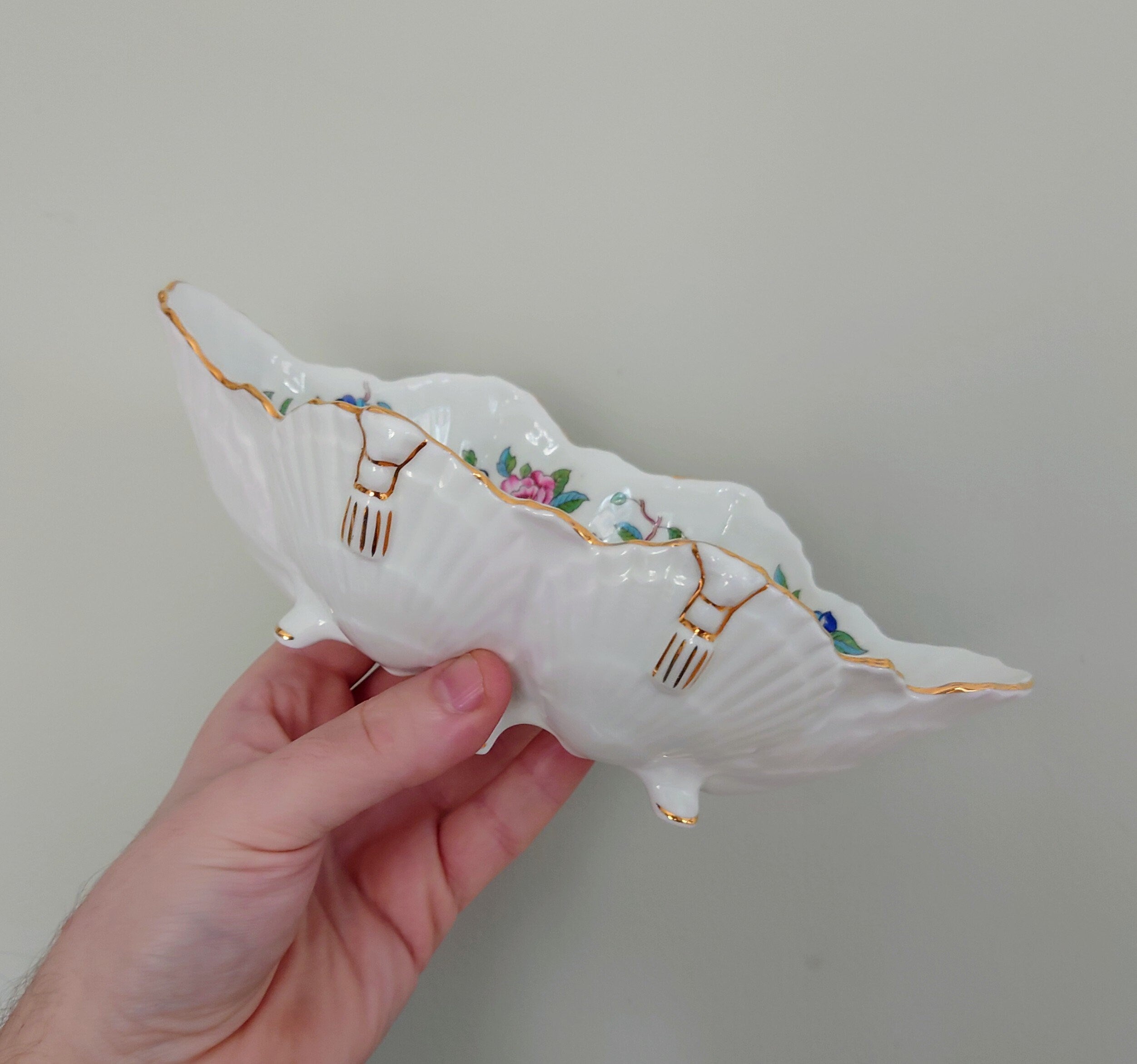 Aynsley  Large Shell Shaped Dish Pembroke (Gold Trim)  Fine Bone China Porcelain Made in England Pembroke Pattern Collectable Gift Vintage