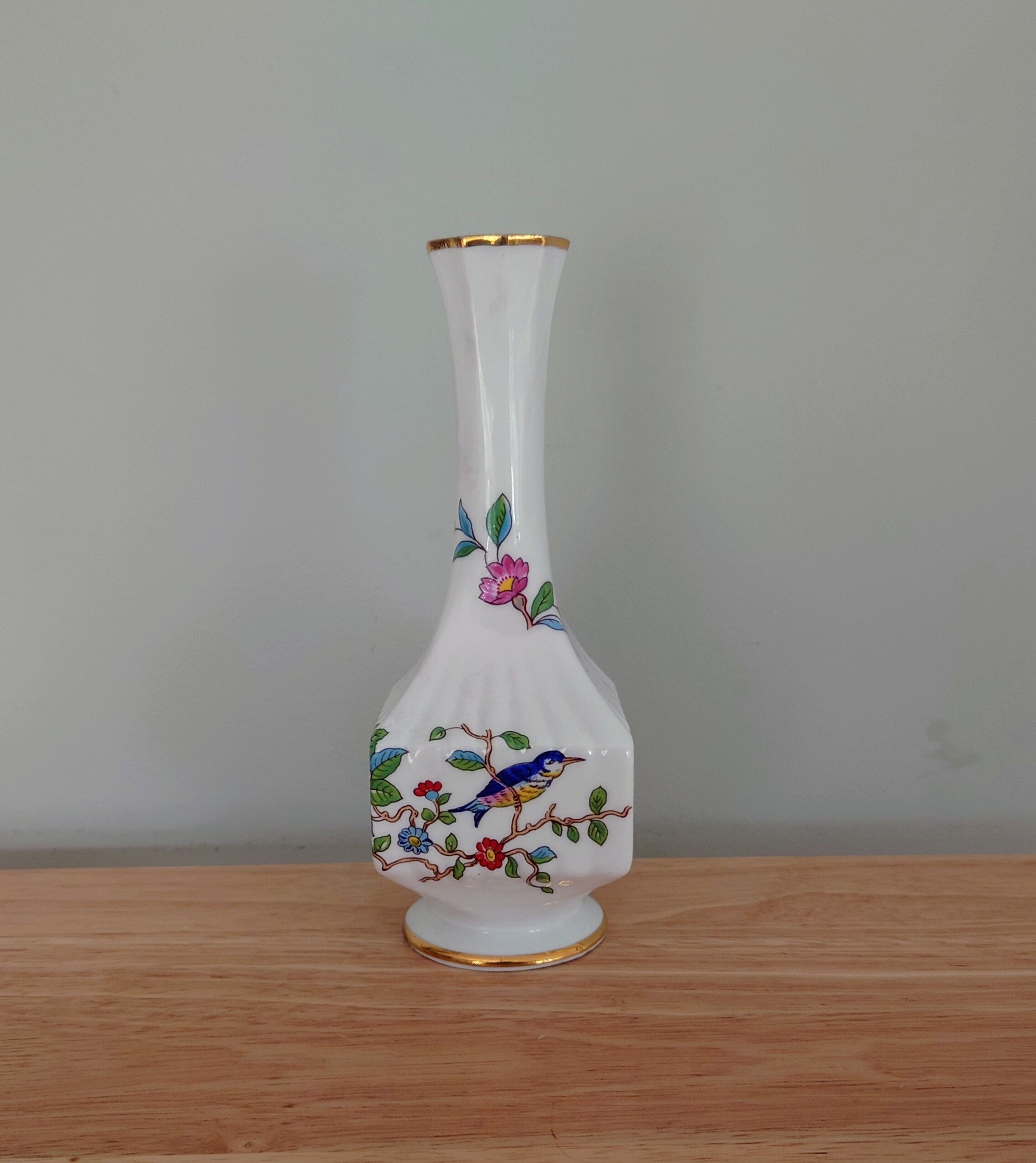 Aynsley 7" Bud Vase Pembroke (Gold Trim) Fine Bone China Porcelain Made in England Pembroke Pattern Collectable Vintage