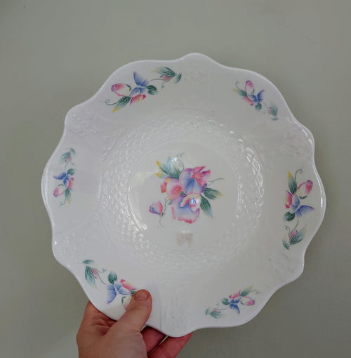 Aynsley - Little Sweetheart -   Clyde Center Bowl Fine Bone China Porcelain Made in England Pattern Collectable Vintage Plate Fruit Bowl