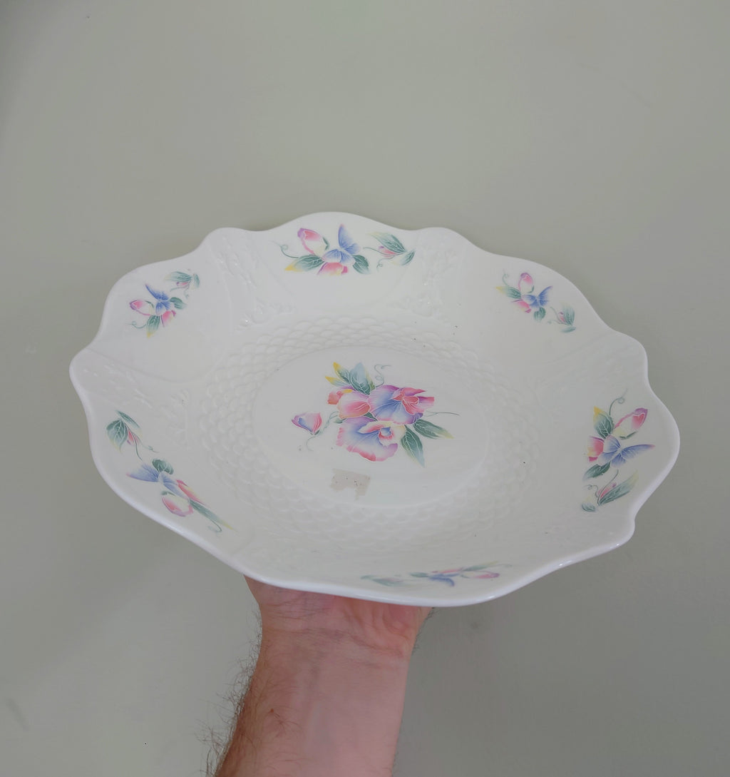 Aynsley - Little Sweetheart -   Clyde Center Bowl Fine Bone China Porcelain Made in England Pattern Collectable Vintage Plate Fruit Bowl