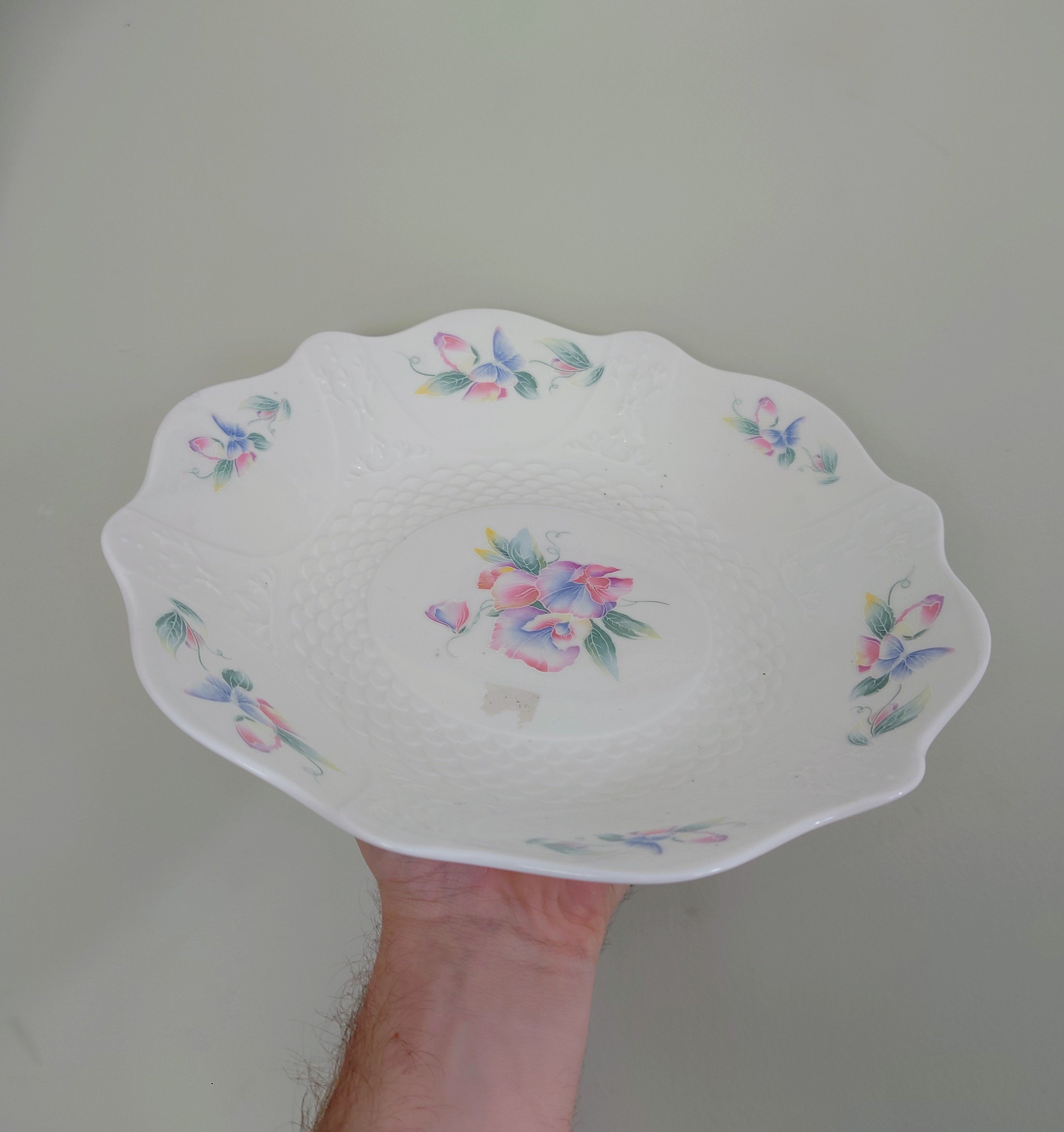Aynsley - Little Sweetheart -   Clyde Center Bowl Fine Bone China Porcelain Made in England Pattern Collectable Vintage Plate Fruit Bowl