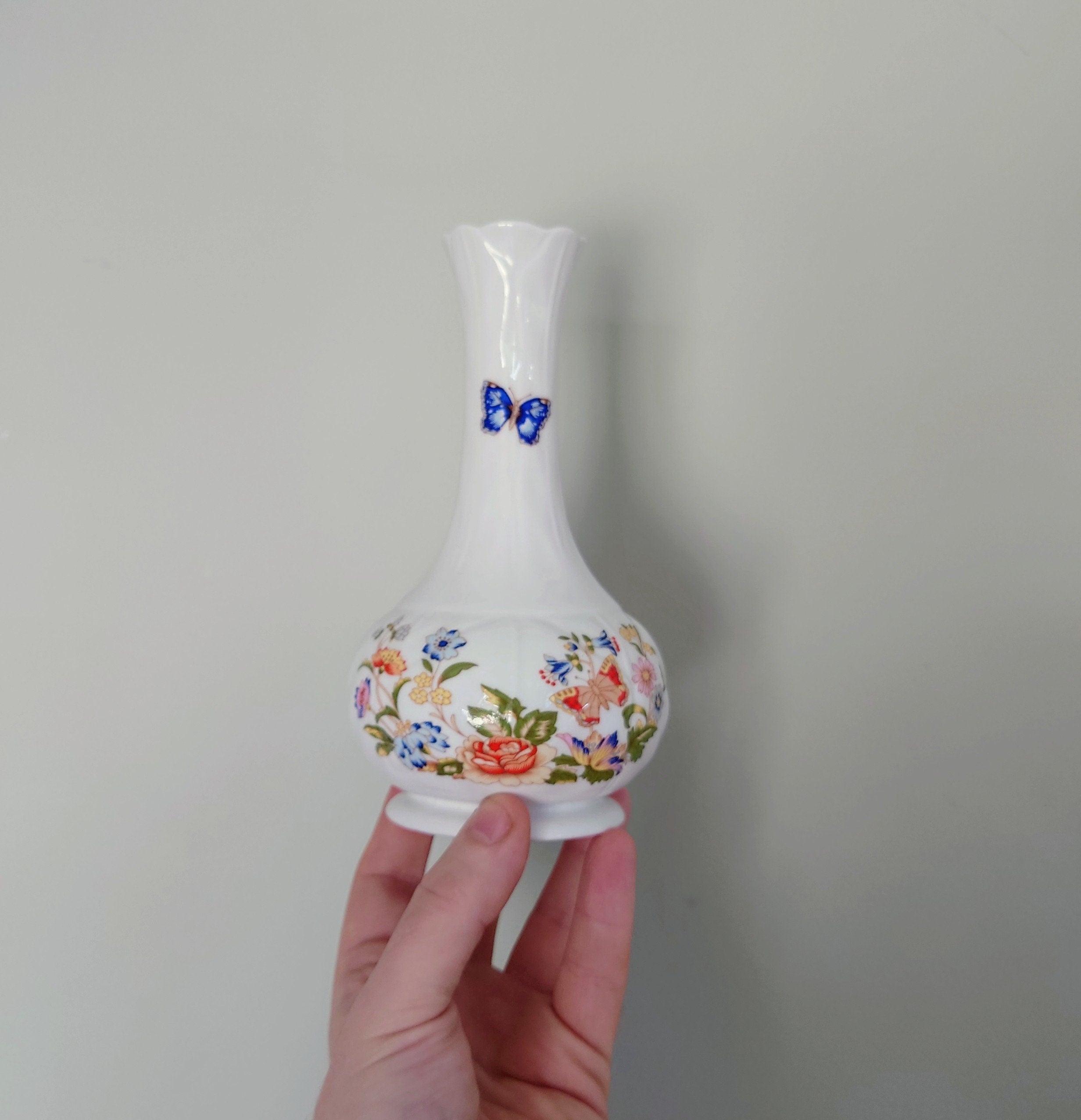 Aynsley Frill Bud Vase Cottage Garden Fine Bone China Porcelain Made in England Country Cottage Pattern Collectable Vintage