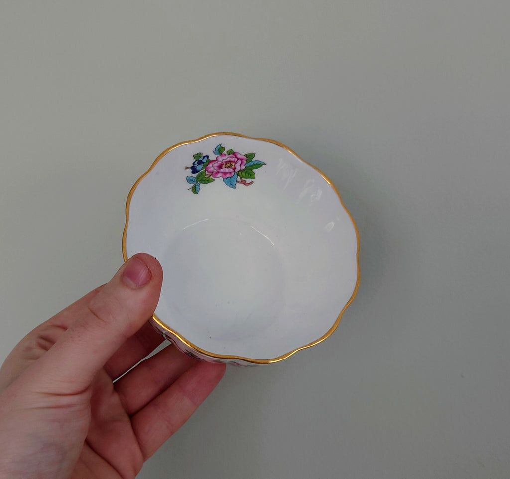 Aynsley Bowl Pembroke (Gold Trim) 4"All Purpose (Cereal) Bowl Fine Bone China Porcelain Made in England Pembroke Pattern Collectable Vintage