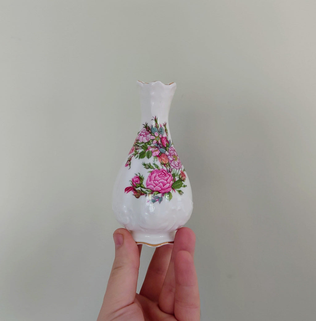 Rose Garden Aynsley Bud Vase Porcelain Made in England Red Rose Garden Pattern Collectable Vintage