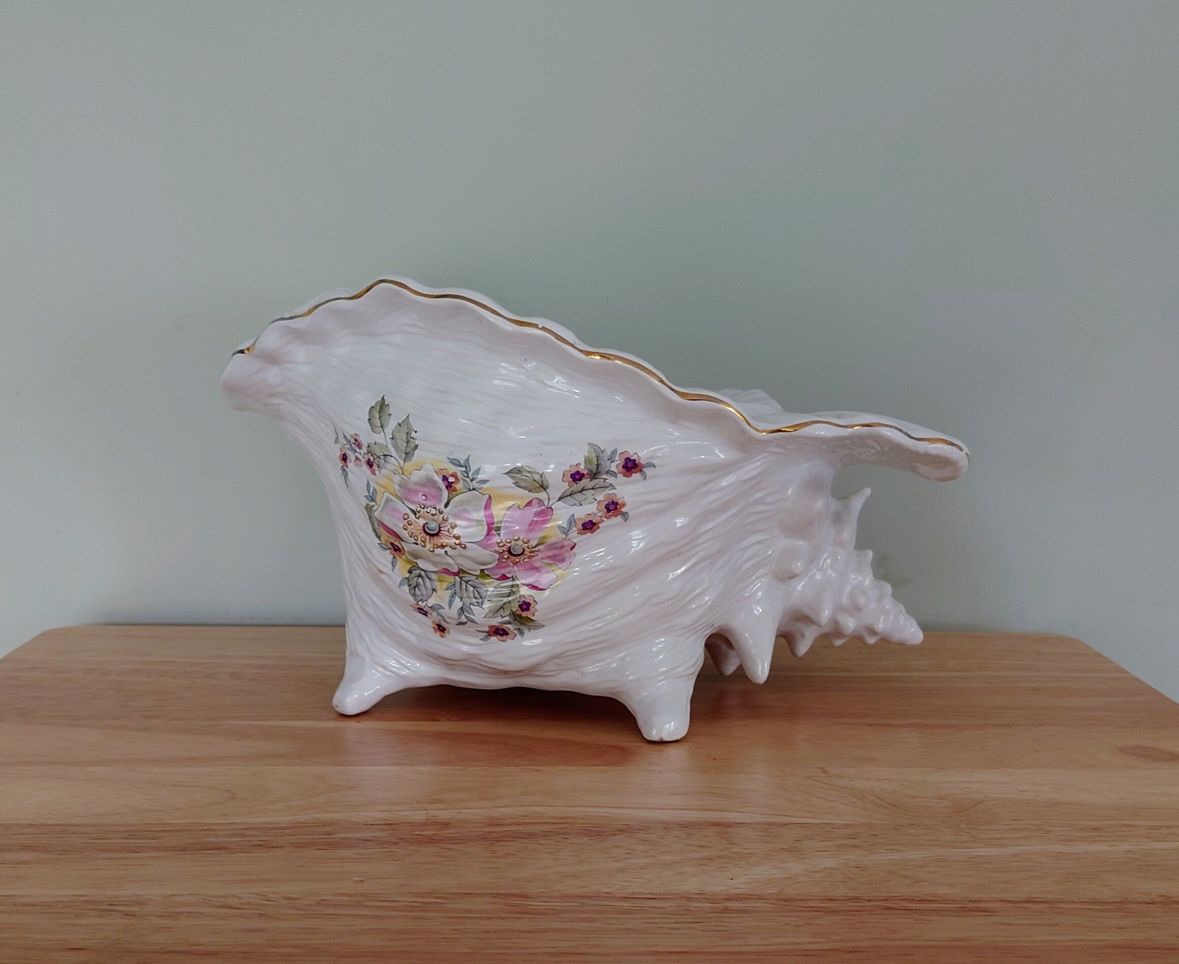 Large Vintage Large Planter Indoor Plant Pot White Pink Floral Gold Gilt Ceramic Planter Conch Shell Pot Pourri