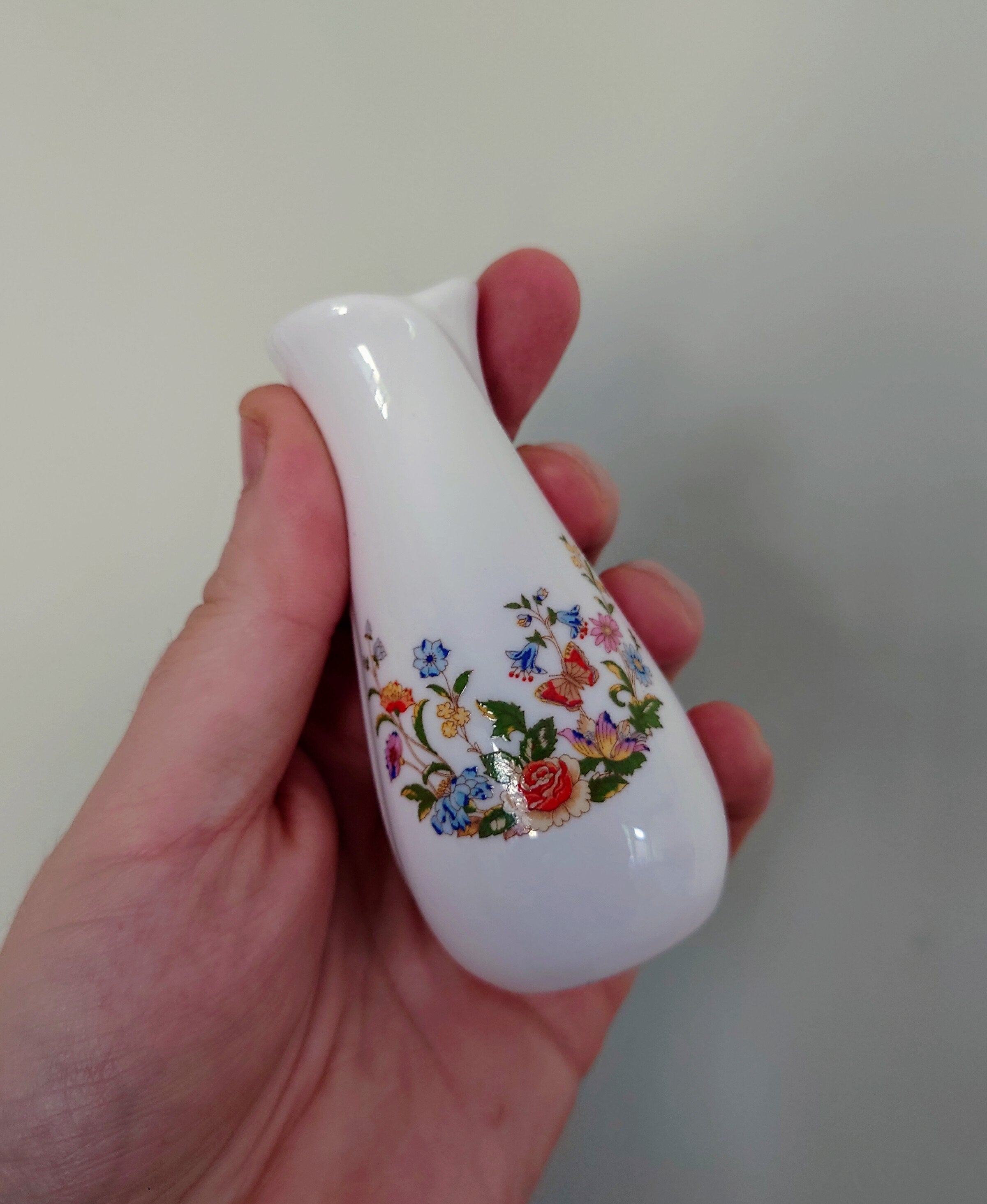 Cottage Garden Aynsley Bud Vase Frill Small Globe Vase Porcelain Made in England Cottage Garden Pattern Collectable Vintage Aynsley Gift