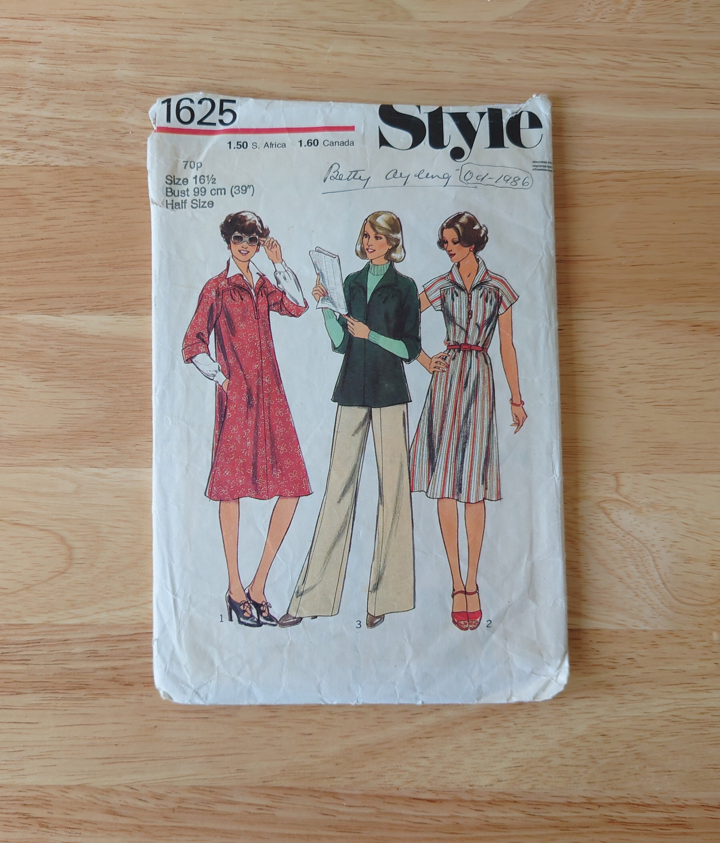 Vintage Dress Sewing Pattern Size 16 - 1975 Original Woman's Clothes Patterns  Mid Century  Sewing Pattern Knitting Design Pattern Print
