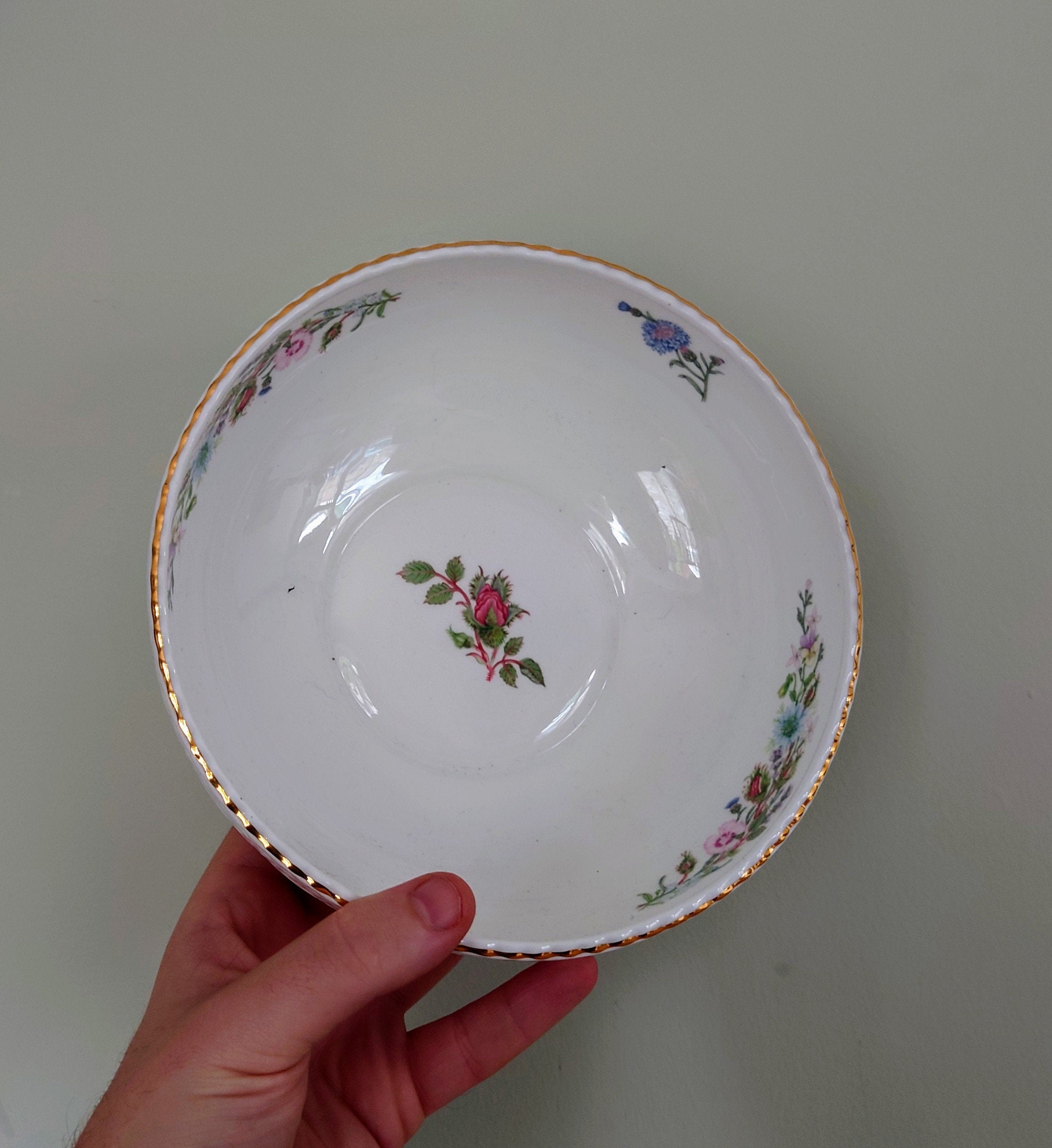 Aynsley Wild Tudor Salad Serving Bowl 9'' Dish Fine Bone China Porcelain Made in England Wild Tudor Pattern Collectable Vintage