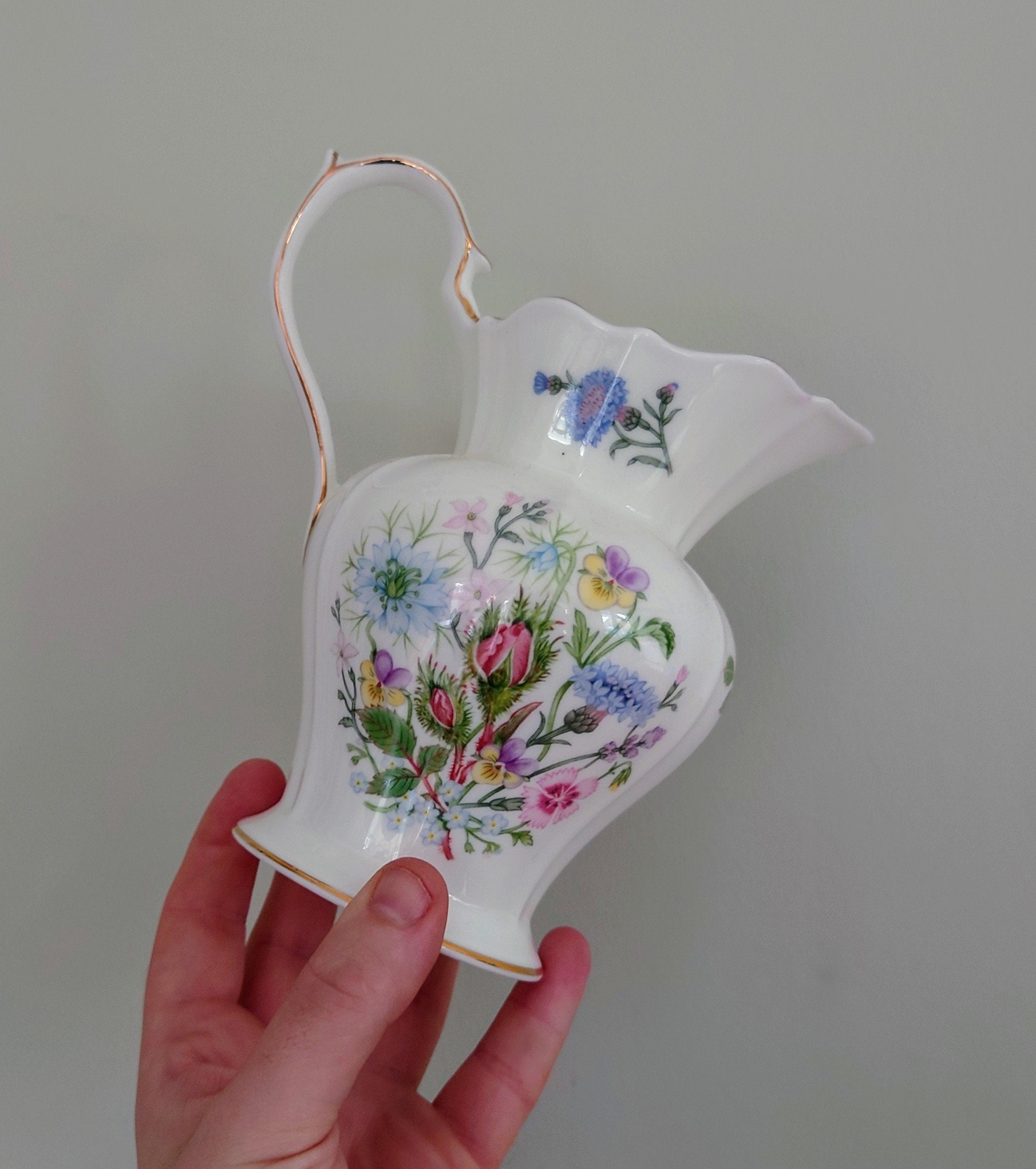 Aynsley 32 Oz Georgian Jug Wild Tudor Fine Bone China Porcelain Made in England Wild Tudor Pattern Collectable Vintage Jug Décor