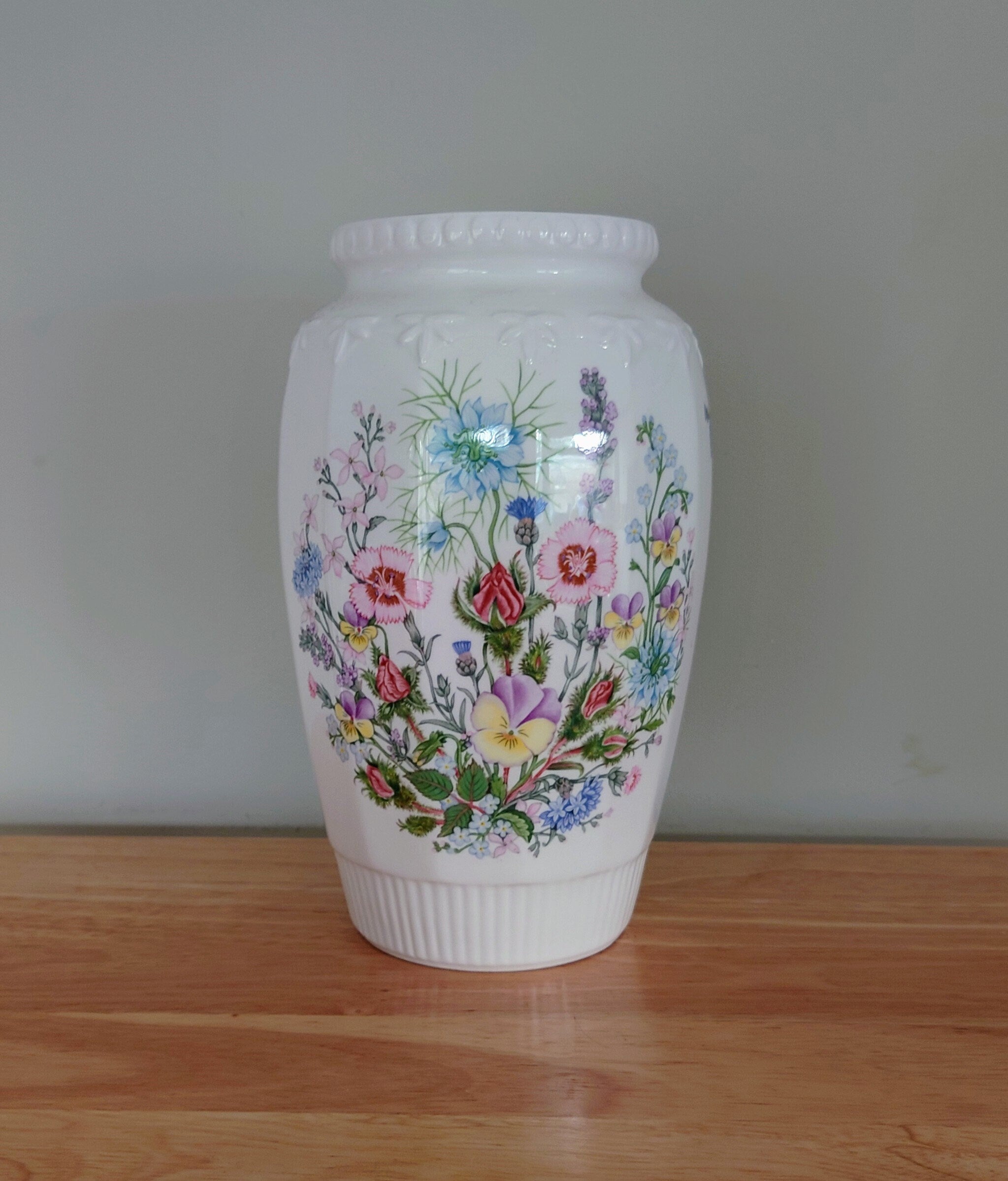 Wild Tudor Aynsley 8'' Georgian Vase Wild Tudor Made in England Wild Tudor Pattern Collectable Vintage Fine Porcelain Ceramic Floral Vase