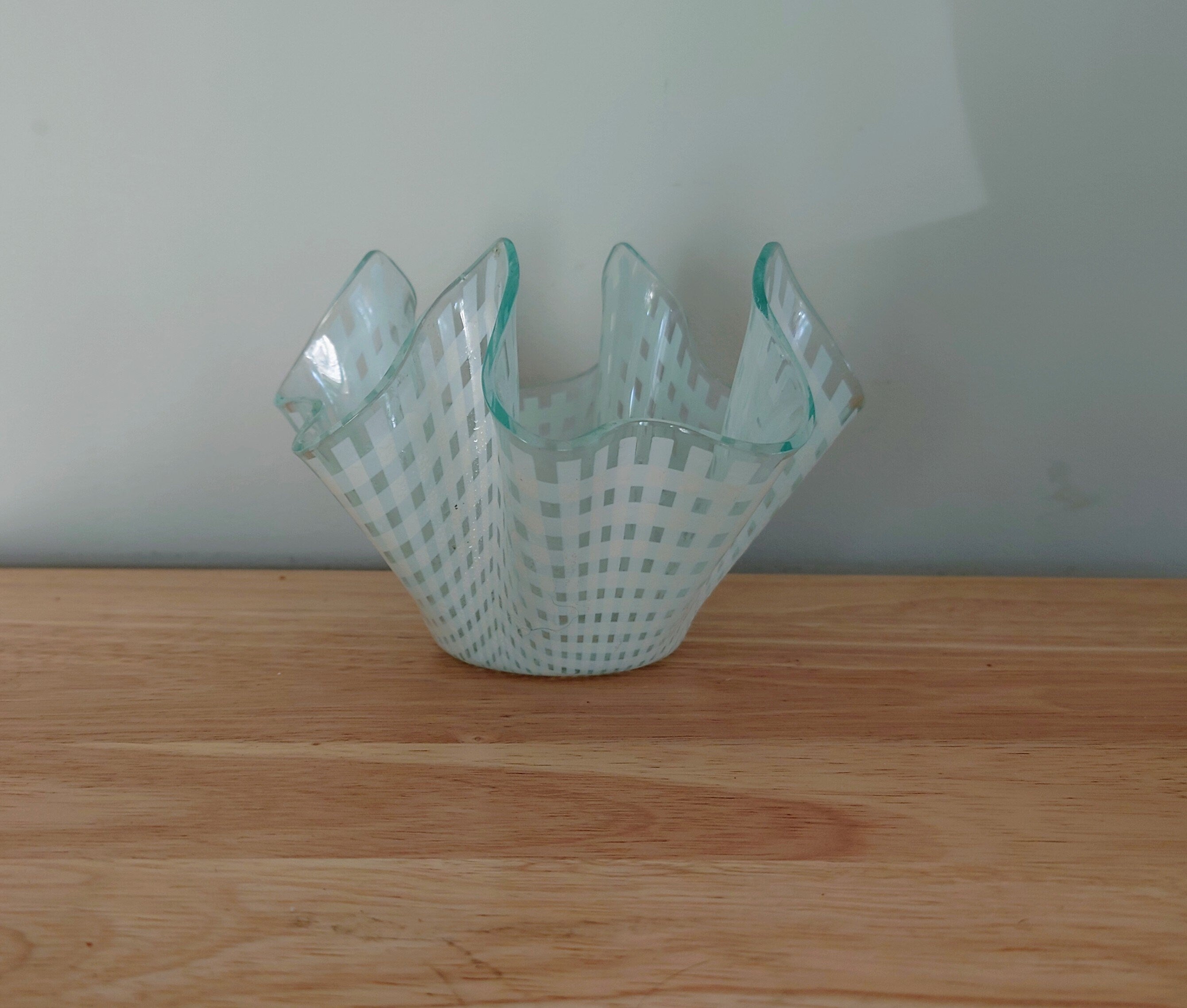 Vintage Handkerchief Footed Bowl White, Art Glass Retro Chance Glass Murano Style Mid Century Decorative Retro